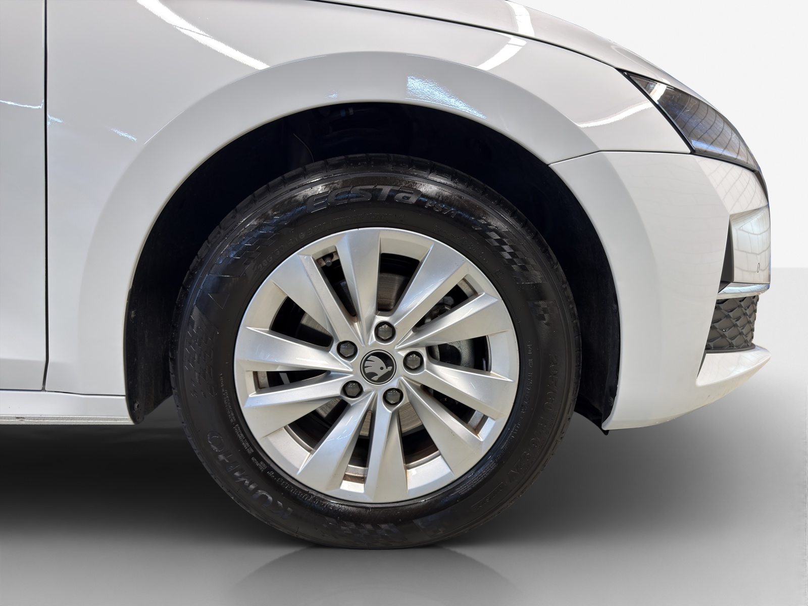 SKODA Octavia Combi 2.0 TDI DSG Selection-image-14