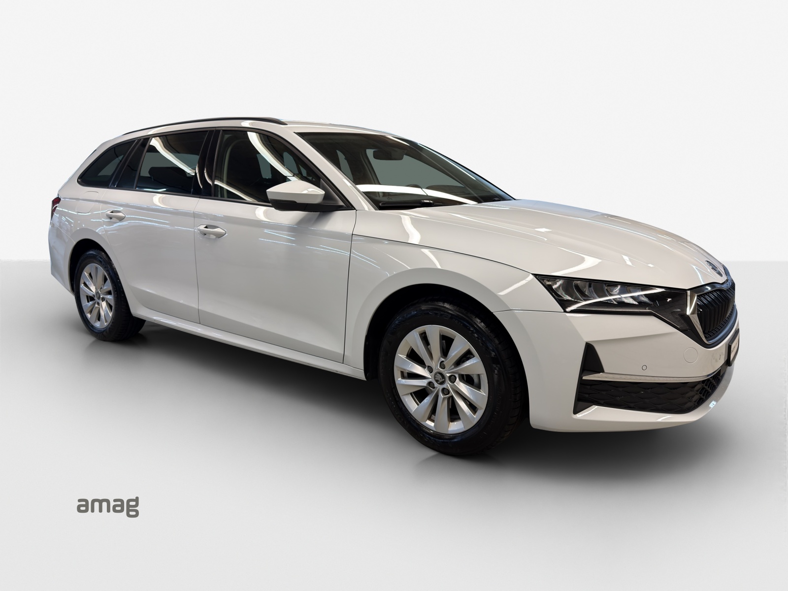SKODA Octavia Combi 2.0 TDI DSG Selection-image-5