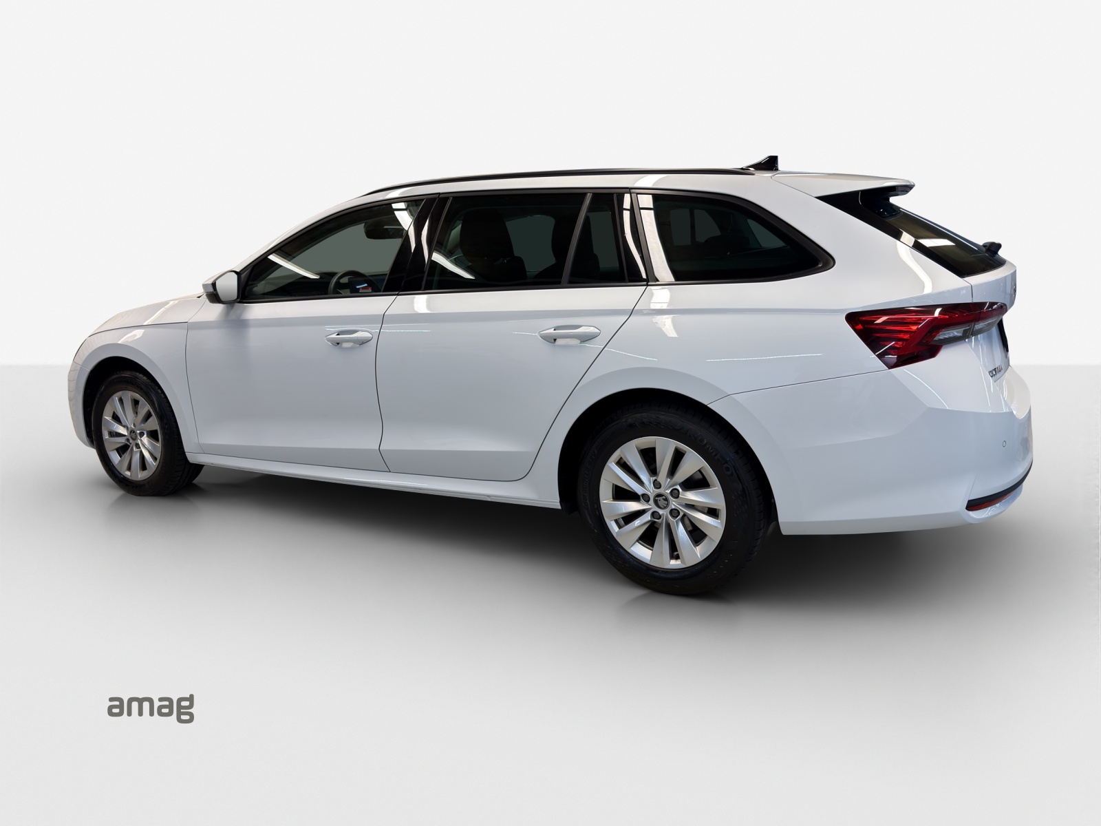 SKODA Octavia Combi 2.0 TDI DSG Selection-image-2