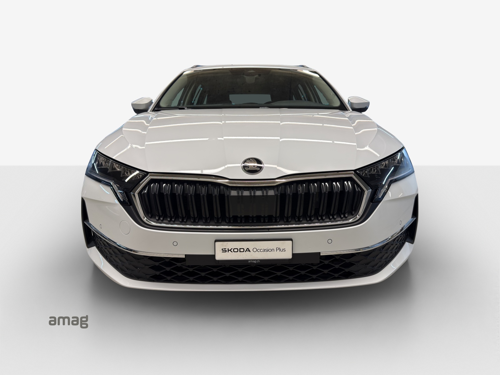SKODA Octavia Combi 2.0 TDI DSG Selection-image-6