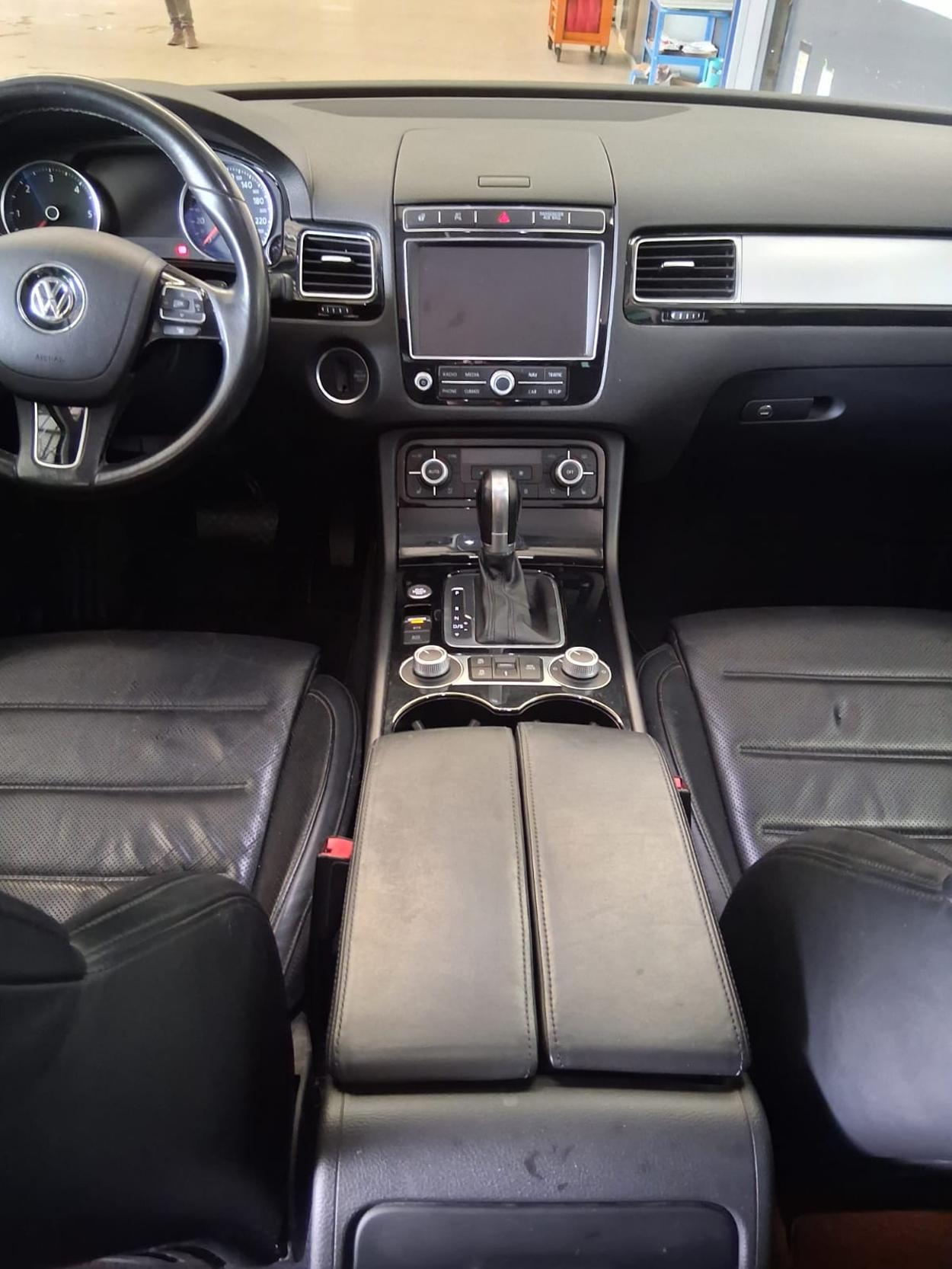 VW Touareg 3.0 V6 TDI 262 BMT TT 4Xm-image-12