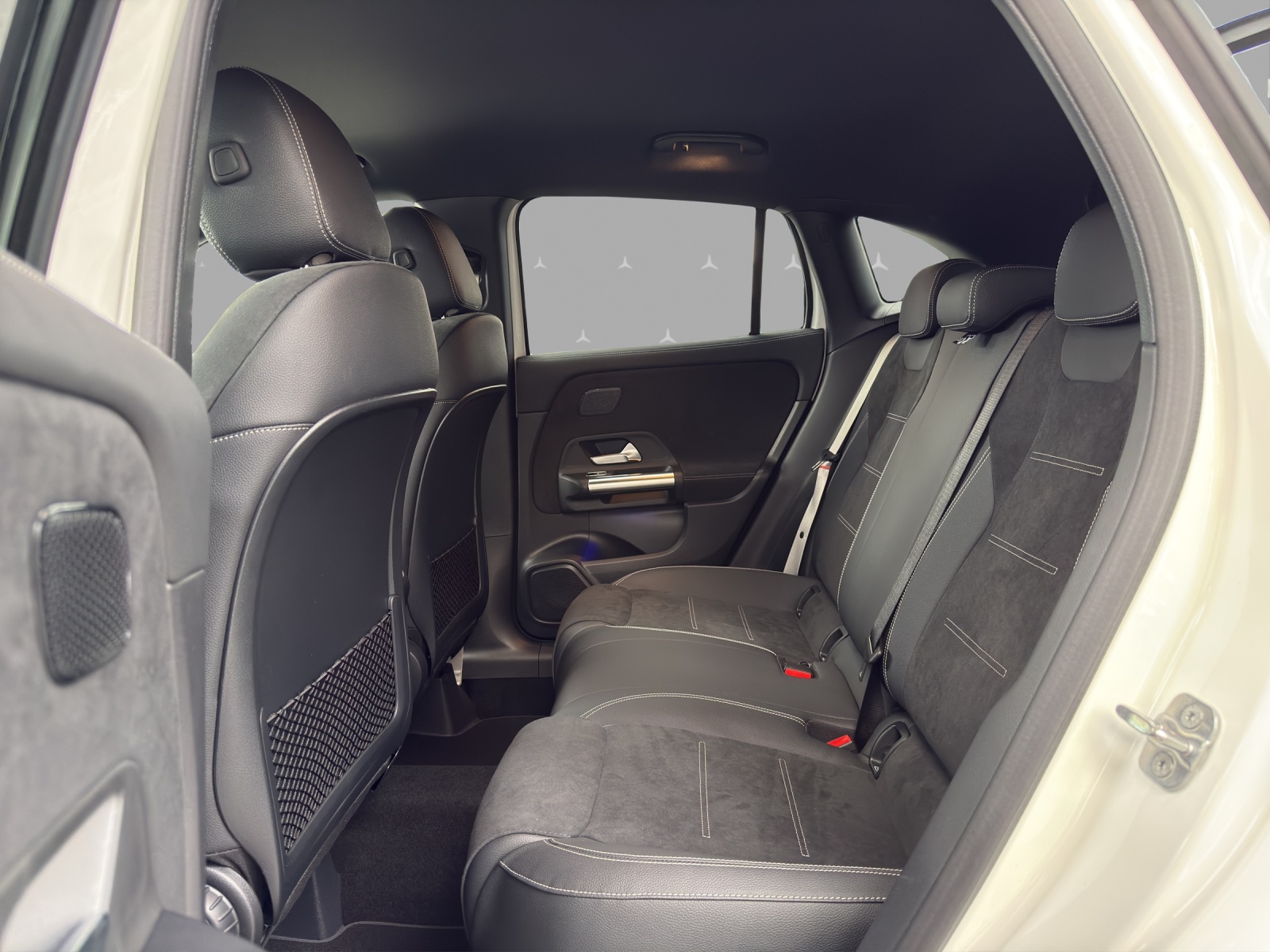 MERCEDES-BENZ GLA 220d 4Matic 8G-DCTSwiss Star-image-13