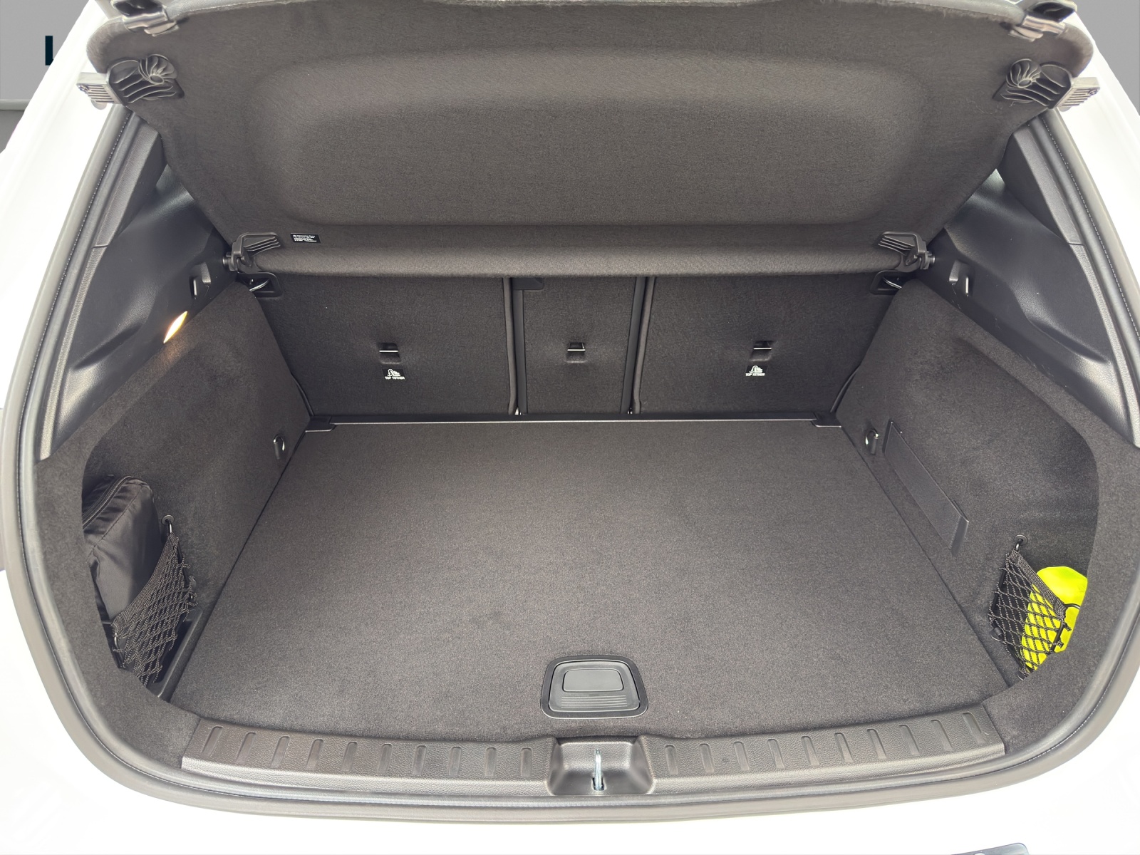 MERCEDES-BENZ GLA 220d 4Matic 8G-DCTSwiss Star-image-14
