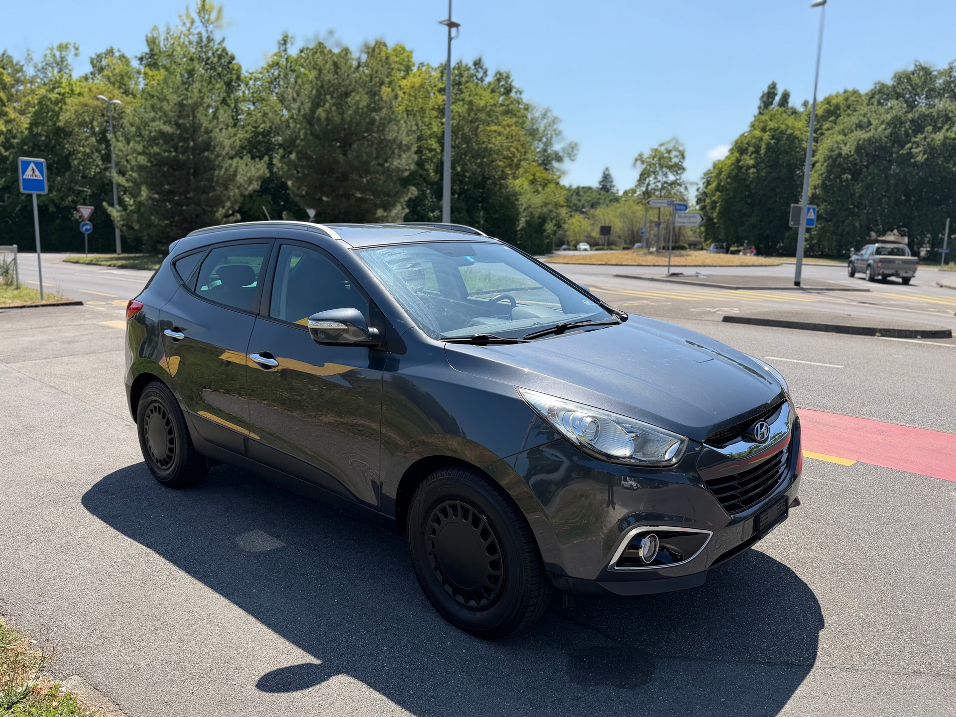 HYUNDAI iX 35 2.0 Style 4WD Automatic-image-1