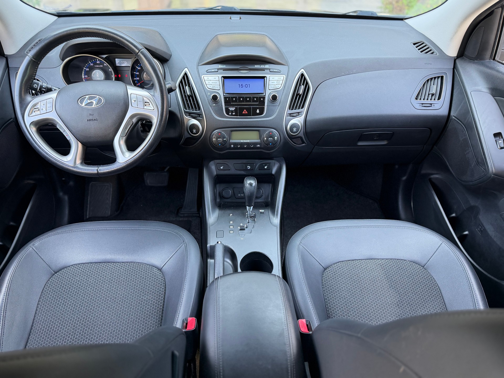 HYUNDAI iX 35 2.0 Style 4WD Automatic-image-8
