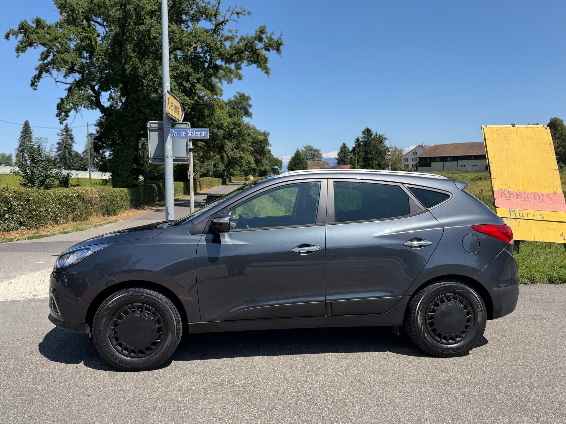 HYUNDAI iX 35 2.0 Style 4WD Automatic-image-3