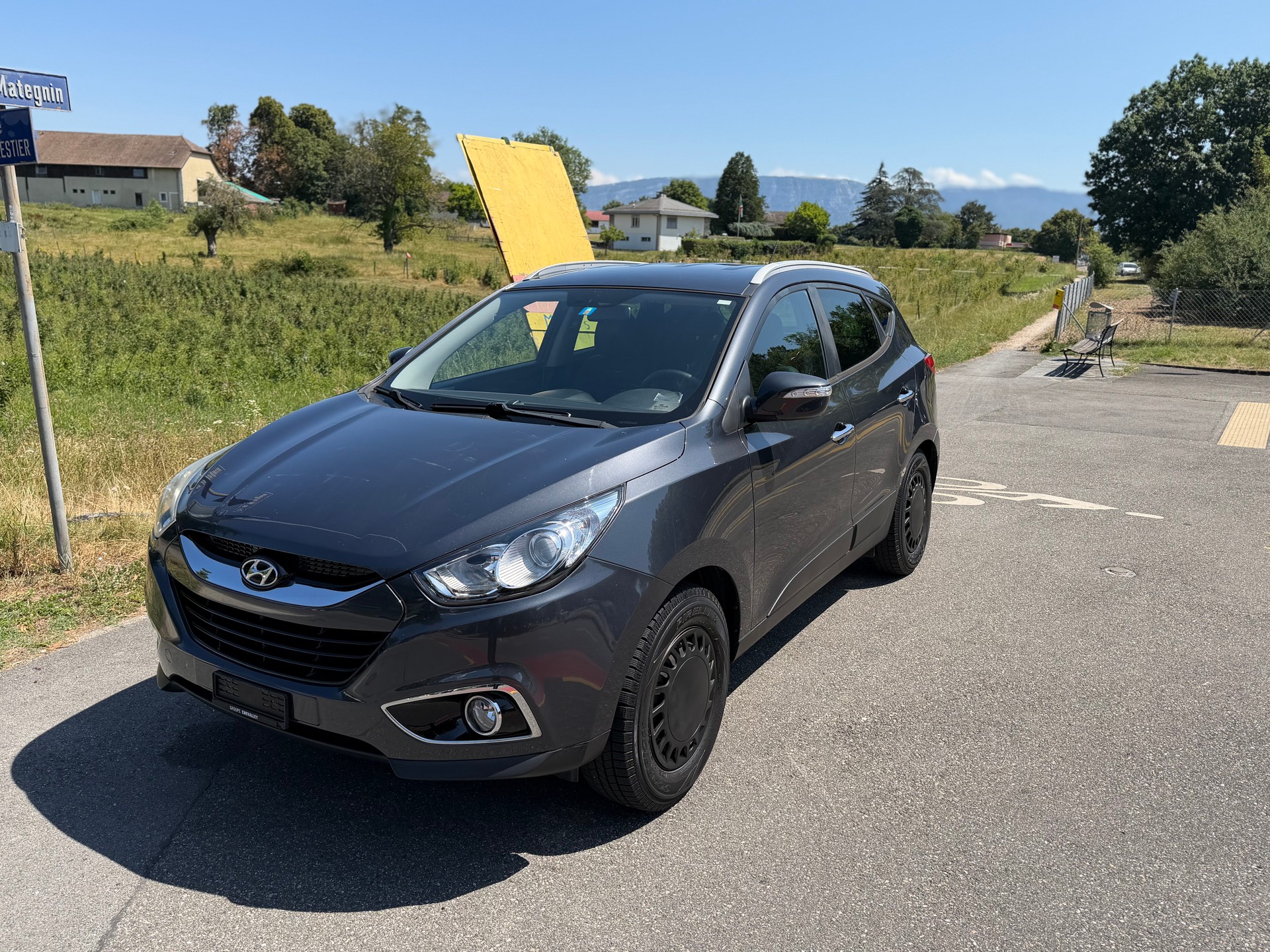 HYUNDAI iX 35 2.0 Style 4WD Automatic-image-2