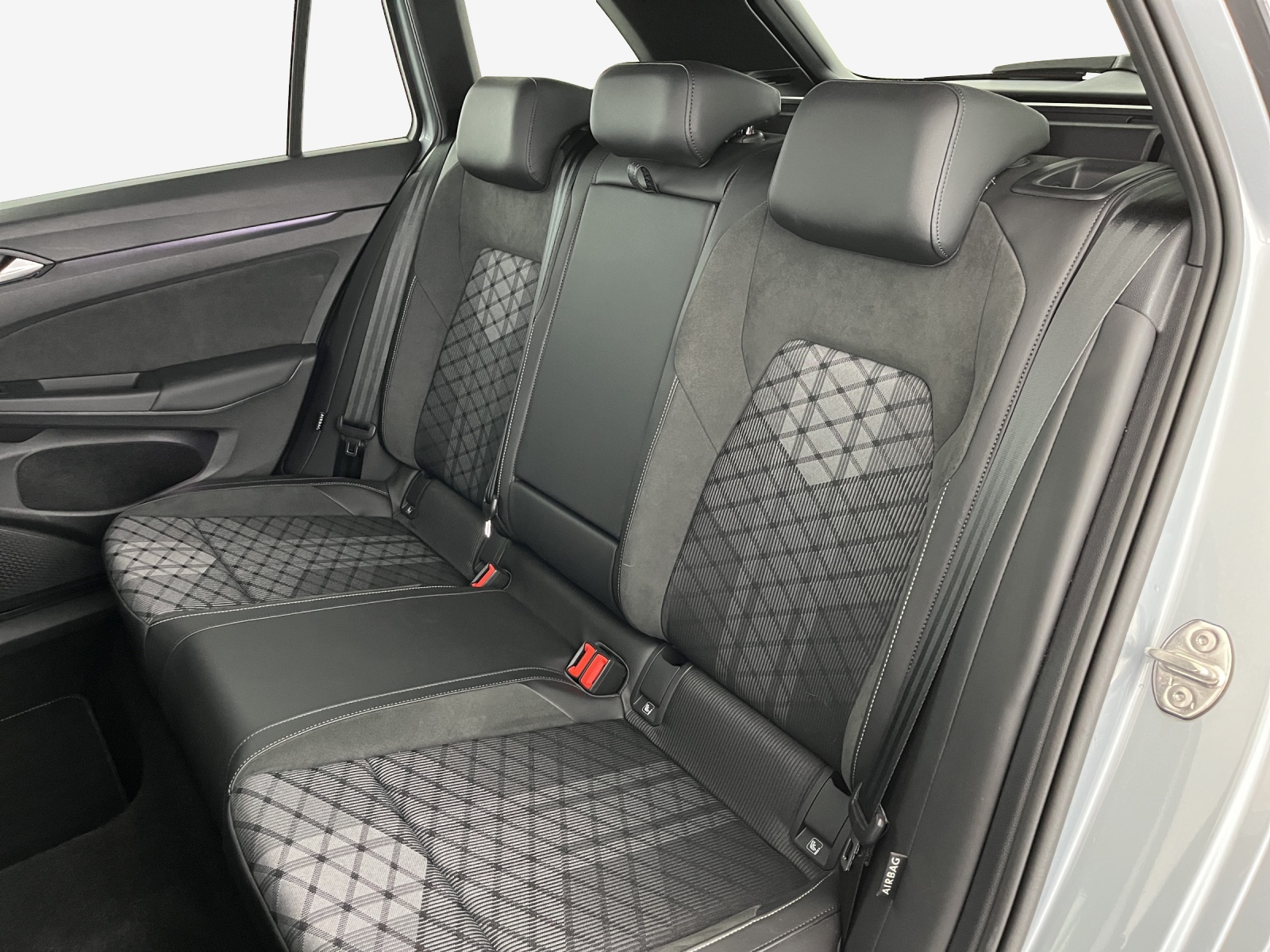 VW Golf Variant 2.0 TSI R-Line DSG 4 Motion-image-11
