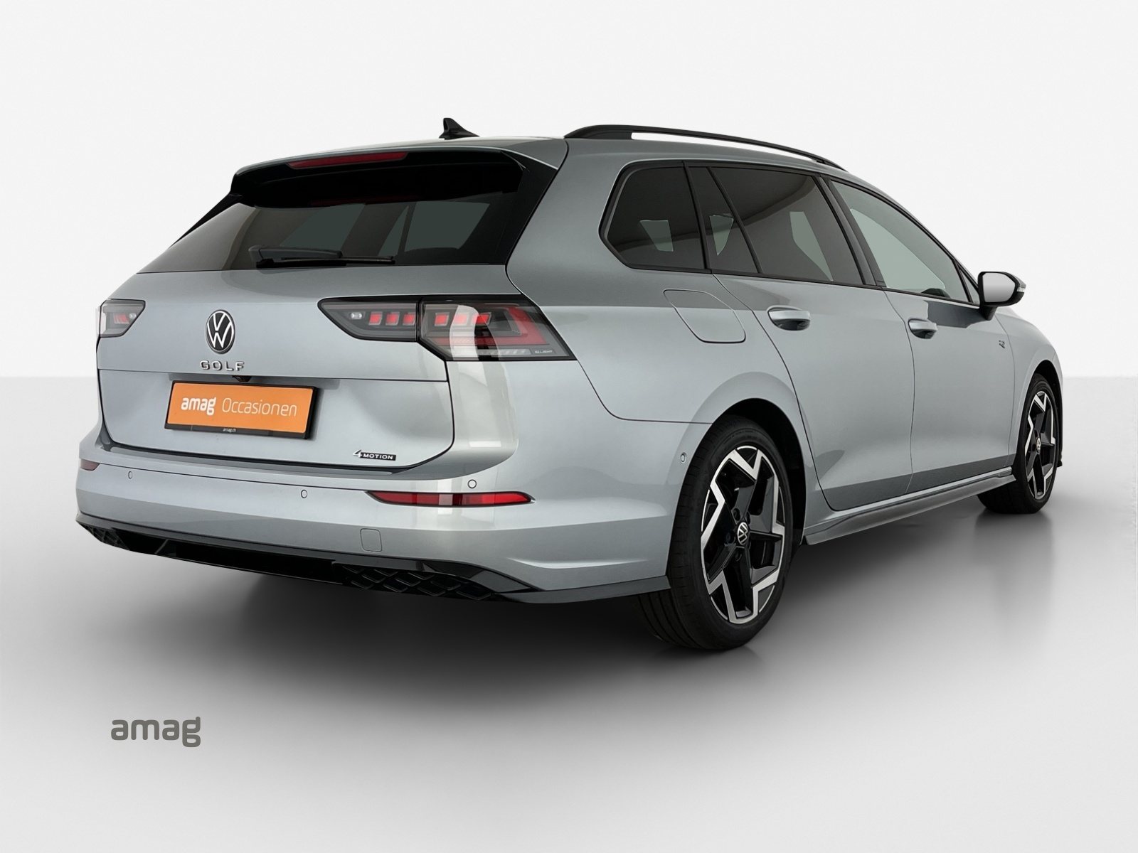 VW Golf Variant 2.0 TSI R-Line DSG 4 Motion-image-4