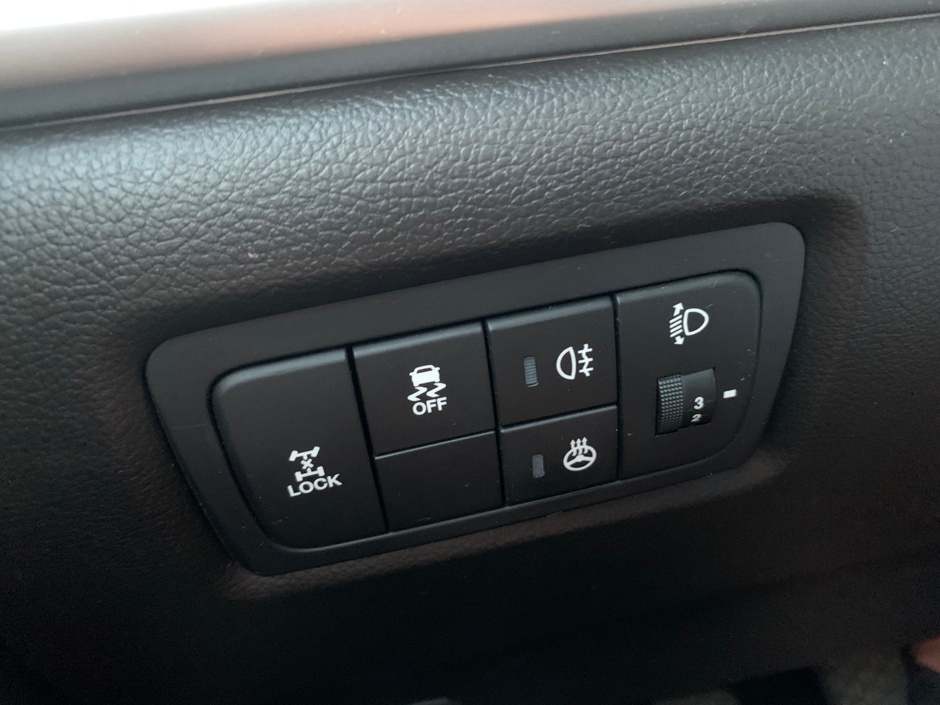 KGM-SsangYong Korando 2.2 e-XDi Sapphire 4WD-image-12