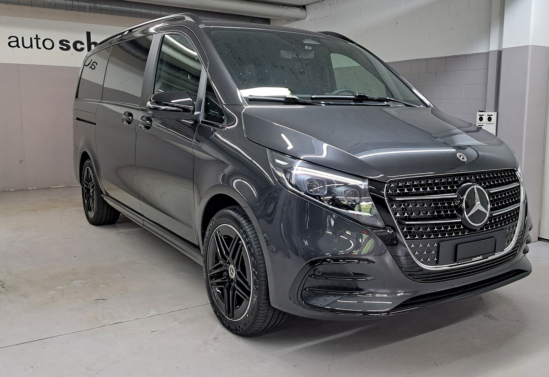 MERCEDES-BENZ V 300 d 4MATIC EXCLUSIVE Swiss Edition 3200mm L-image-0