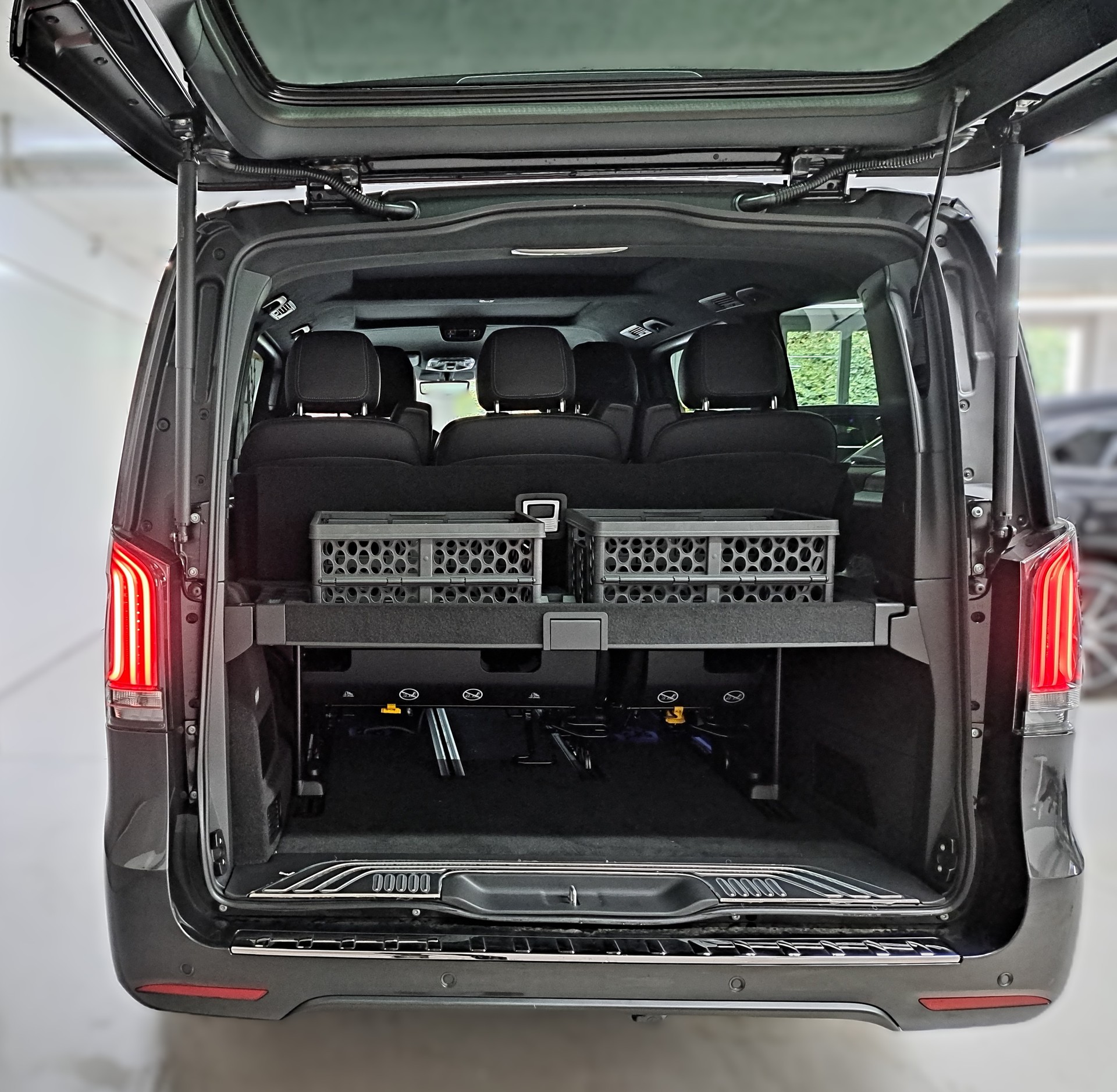 MERCEDES-BENZ V 300 d 4MATIC EXCLUSIVE Swiss Edition 3200mm L-image-4