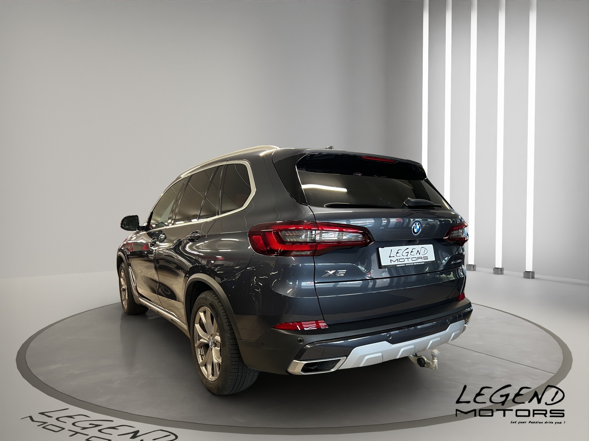 BMW X5 xDrive45e xLine Steptronic-showroom-element-3