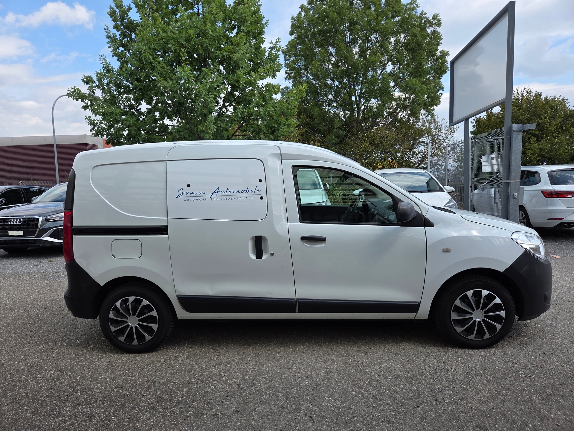 DACIA Dokker Van SCe 100 S&S Ambiance-showroom-element-2