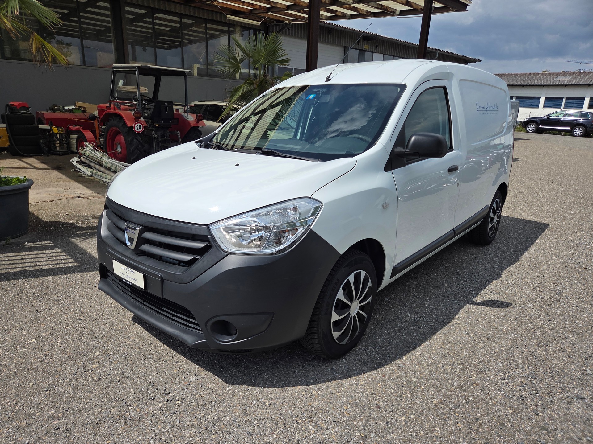 DACIA Dokker Van SCe 100 S&S Ambiance-showroom-element-1