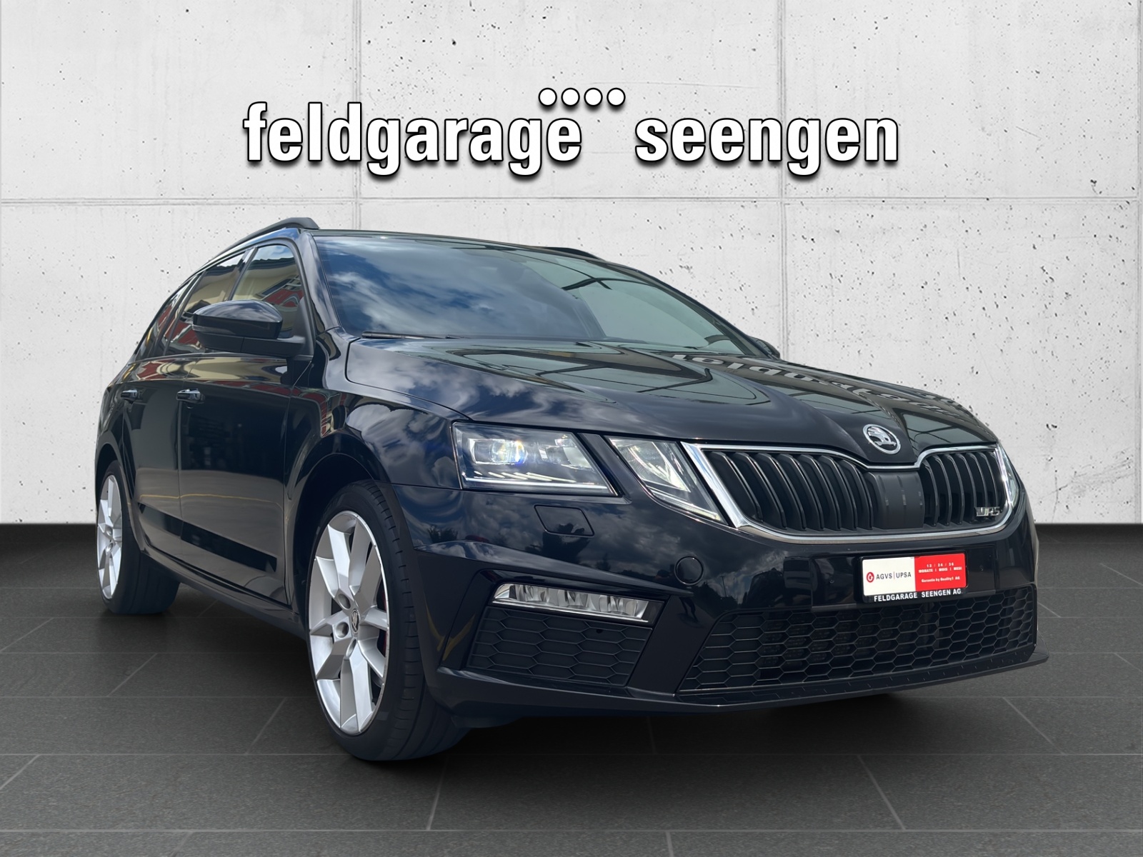 SKODA Octavia Combi 2.0 TDI RS 4x4 DSG mit AHK & Winterräder-showroom-element-2