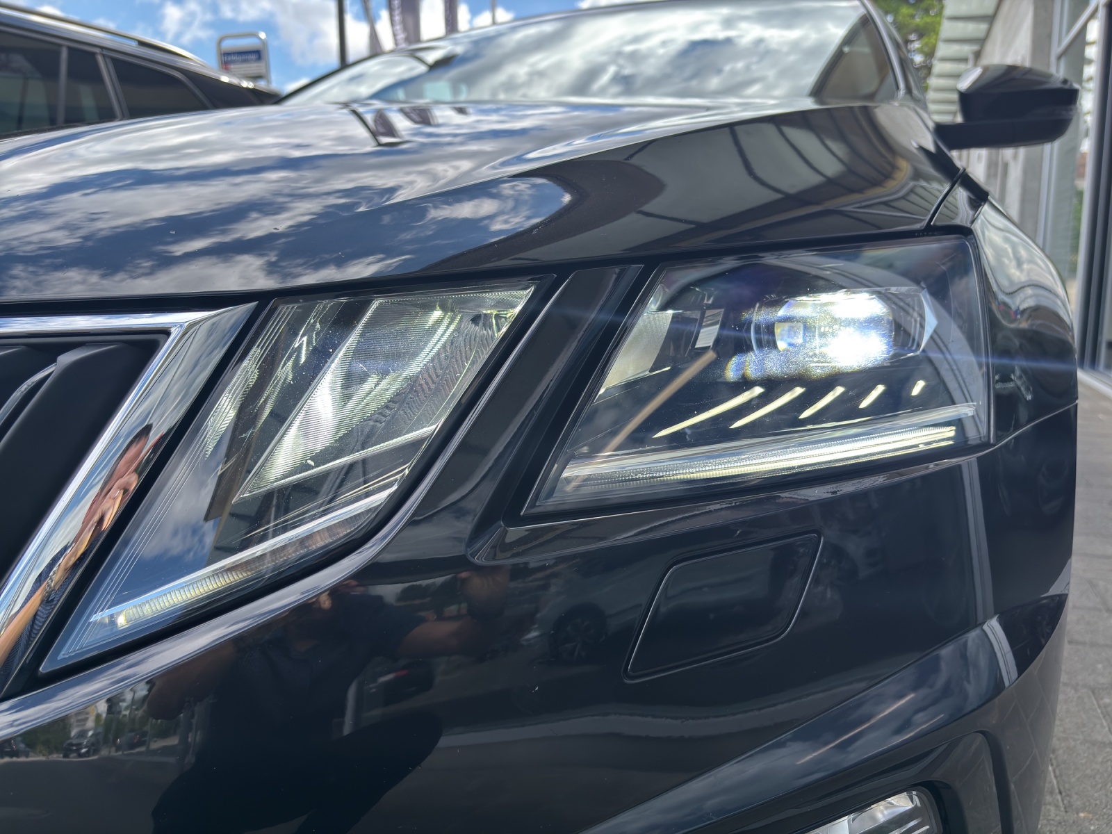 SKODA Octavia Combi 2.0 TDI RS 4x4 DSG mit AHK & Winterräder-image-9