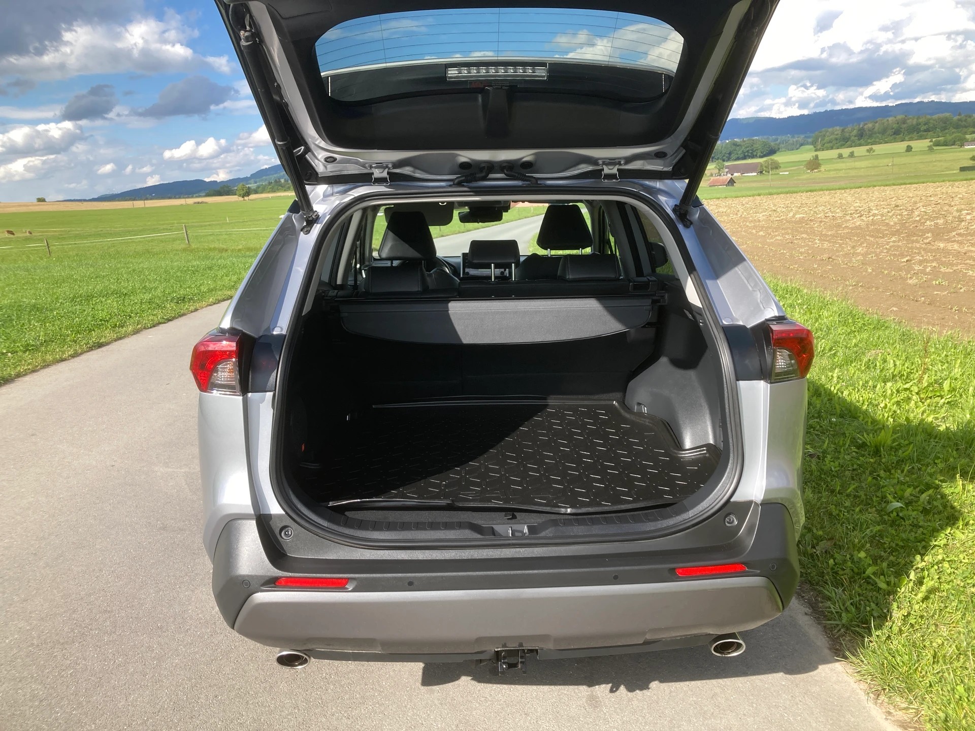 TOYOTA RAV-4 2.5 HSD Premium e-CVT 4WD mit Anhängerkupplung-image-5