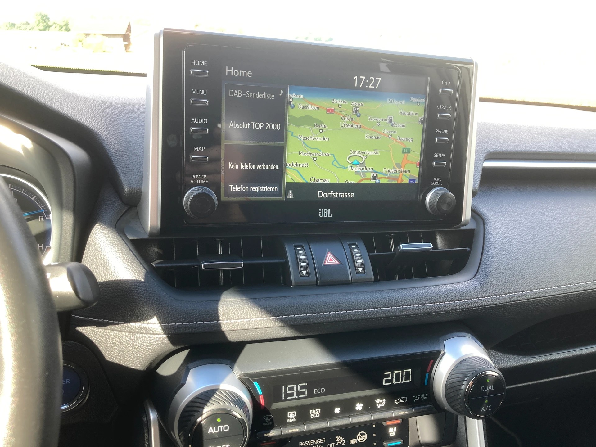 TOYOTA RAV-4 2.5 HSD Premium e-CVT 4WD mit Anhängerkupplung-image-12
