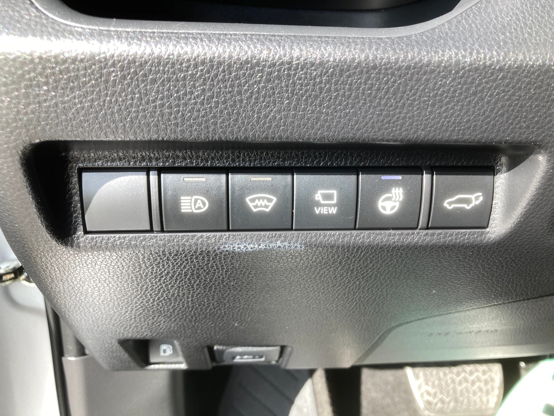 TOYOTA RAV-4 2.5 HSD Premium e-CVT 4WD mit Anhängerkupplung-image-11