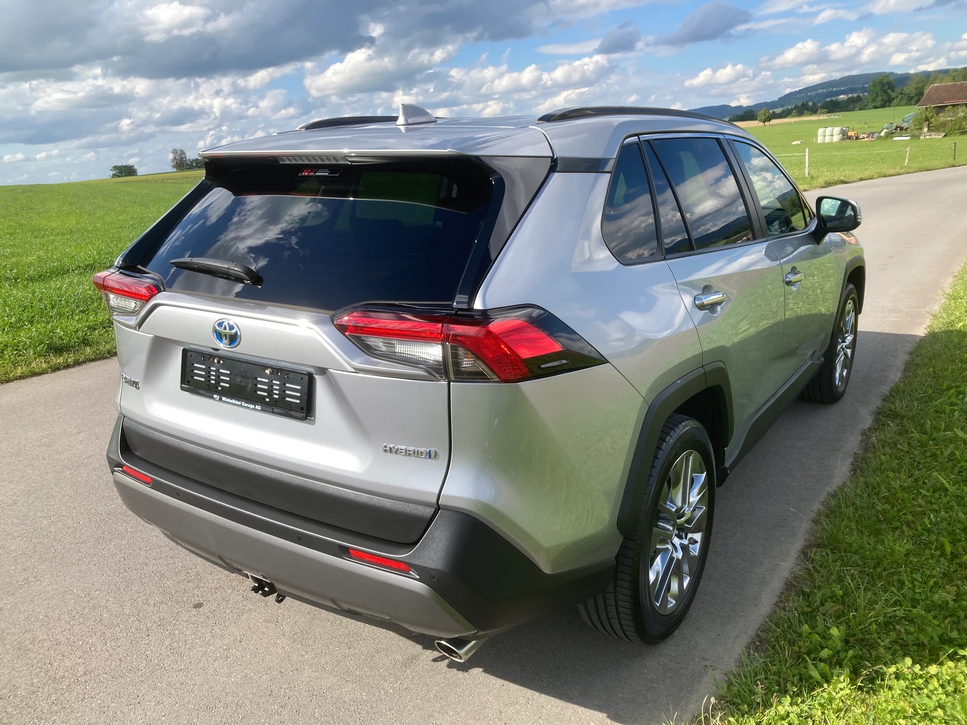 TOYOTA RAV-4 2.5 HSD Premium e-CVT 4WD mit Anhängerkupplung-image-2