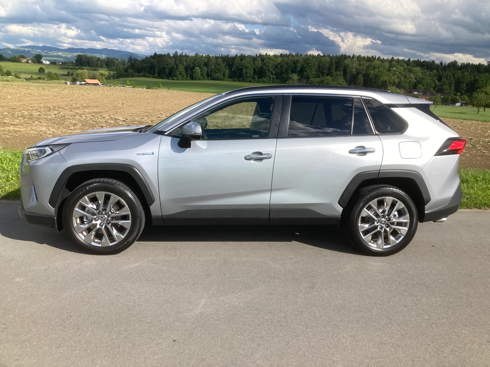 TOYOTA RAV-4 2.5 HSD Premium e-CVT 4WD mit Anhängerkupplung-image-4