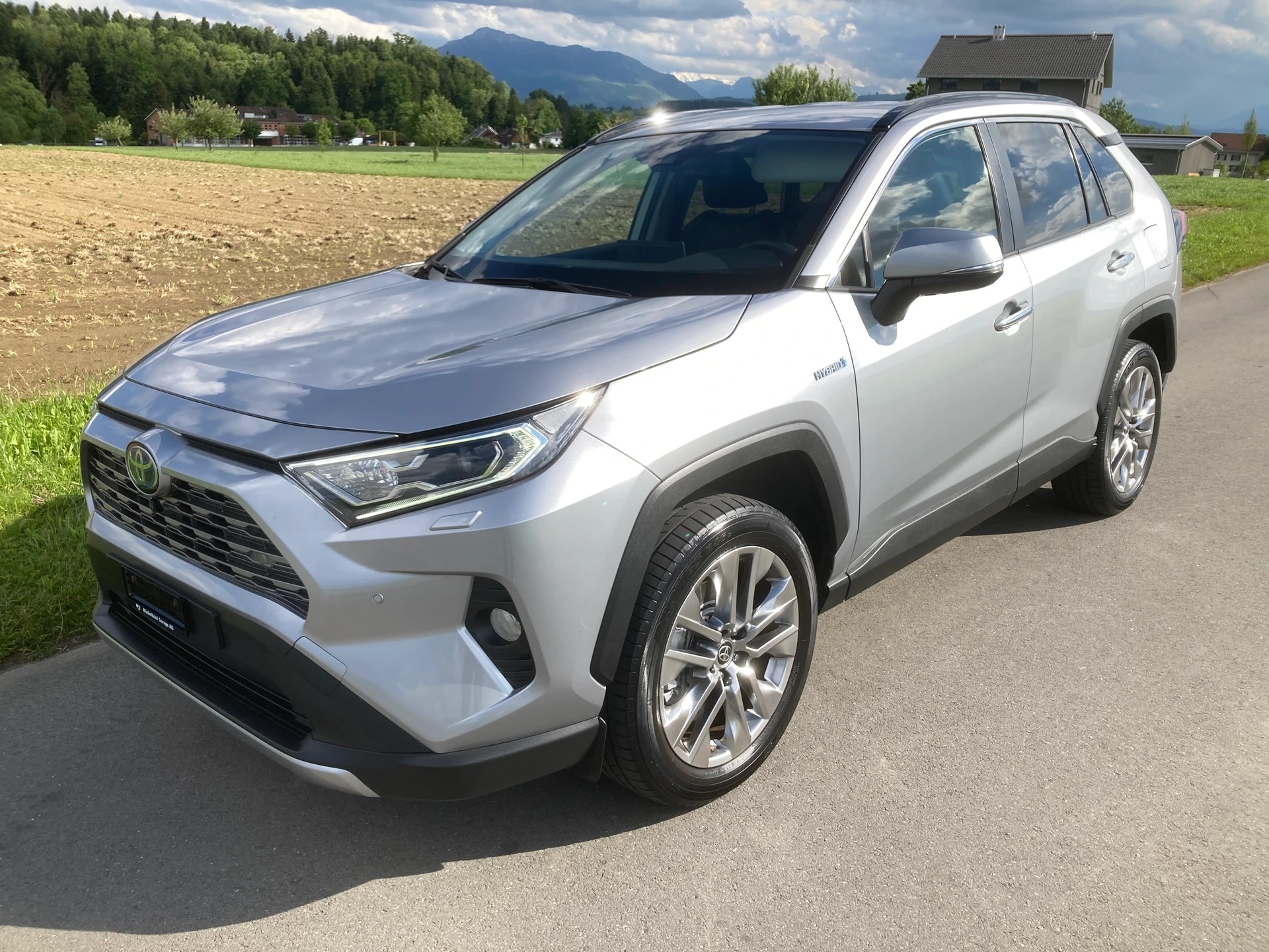 TOYOTA RAV-4 2.5 HSD Premium e-CVT 4WD mit Anhängerkupplung-image-0