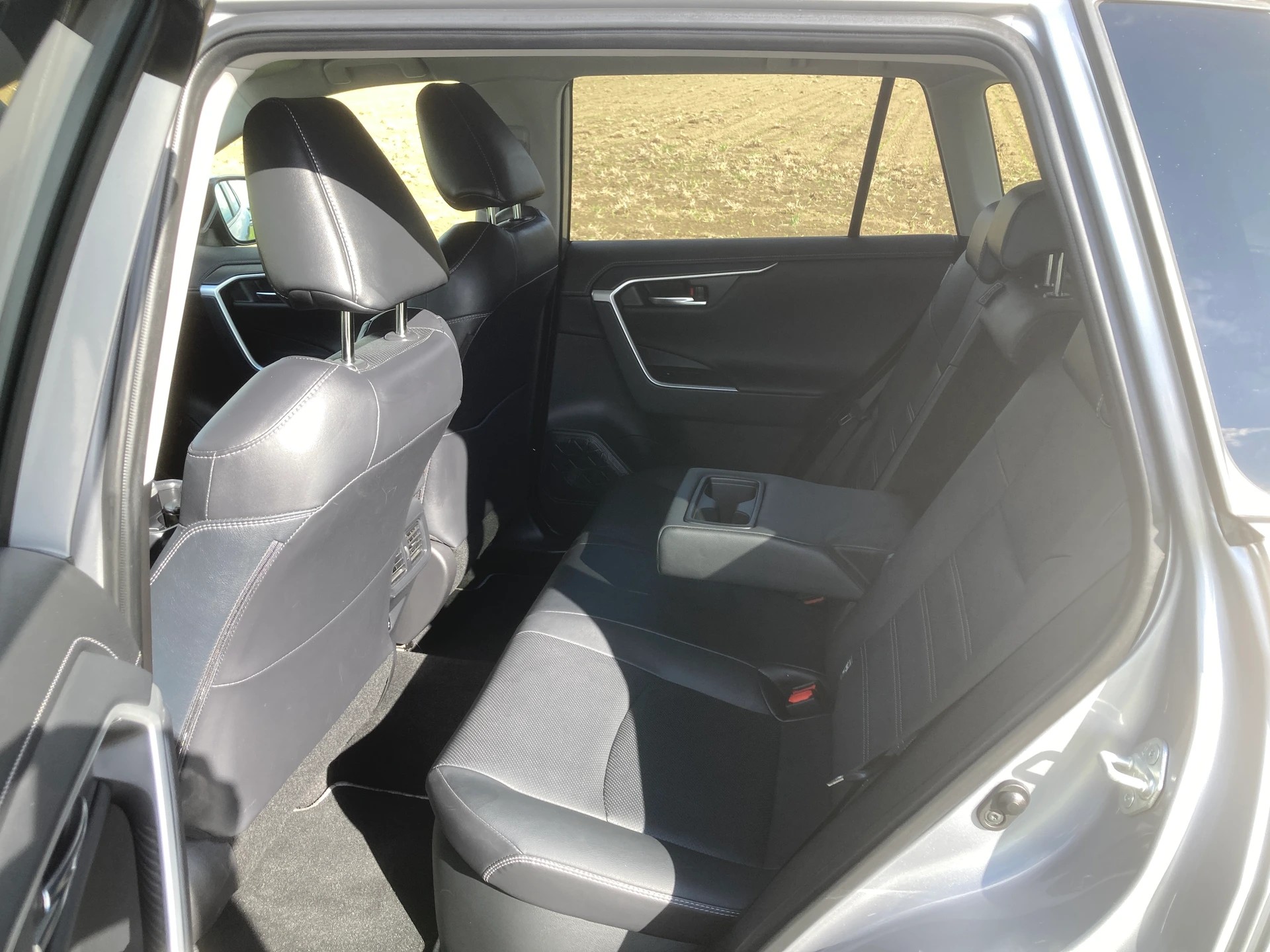 TOYOTA RAV-4 2.5 HSD Premium e-CVT 4WD mit Anhängerkupplung-image-8