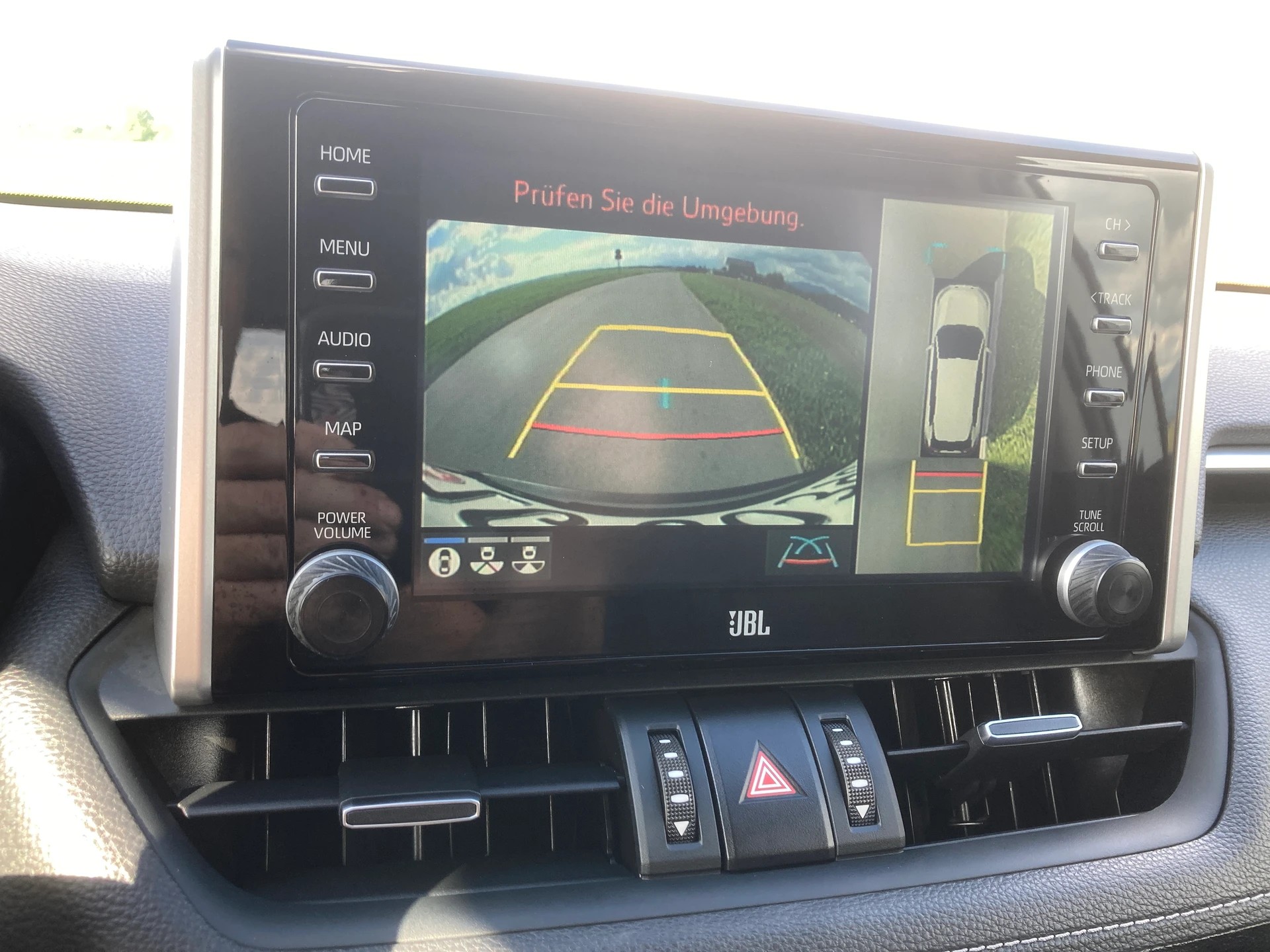 TOYOTA RAV-4 2.5 HSD Premium e-CVT 4WD mit Anhängerkupplung-image-13