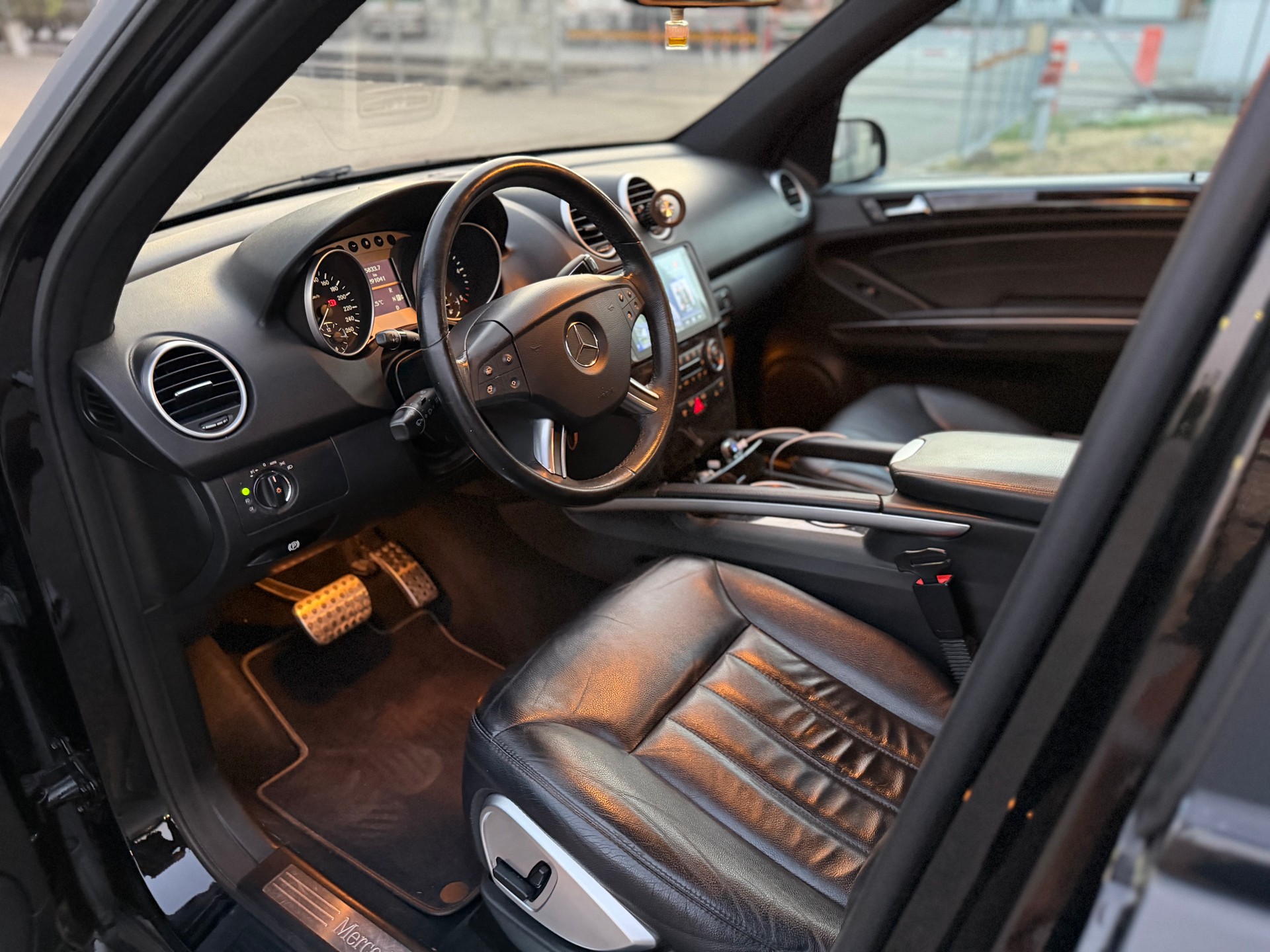 MERCEDES-BENZ ML 320 CDI 4Matic Edition7G-Tronic-image-5