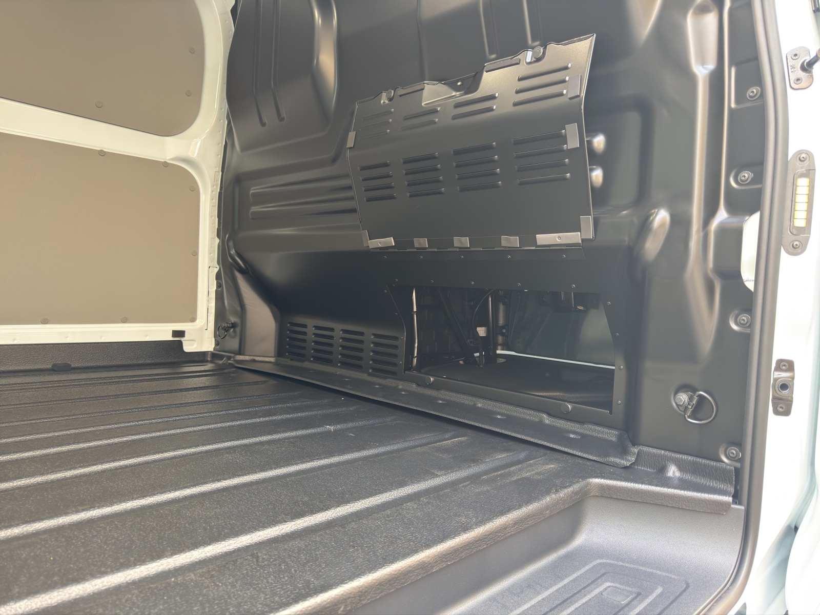 FORD Transit Custom Van 280 L1 2.0 EcoBlue 136PS Trend-image-16