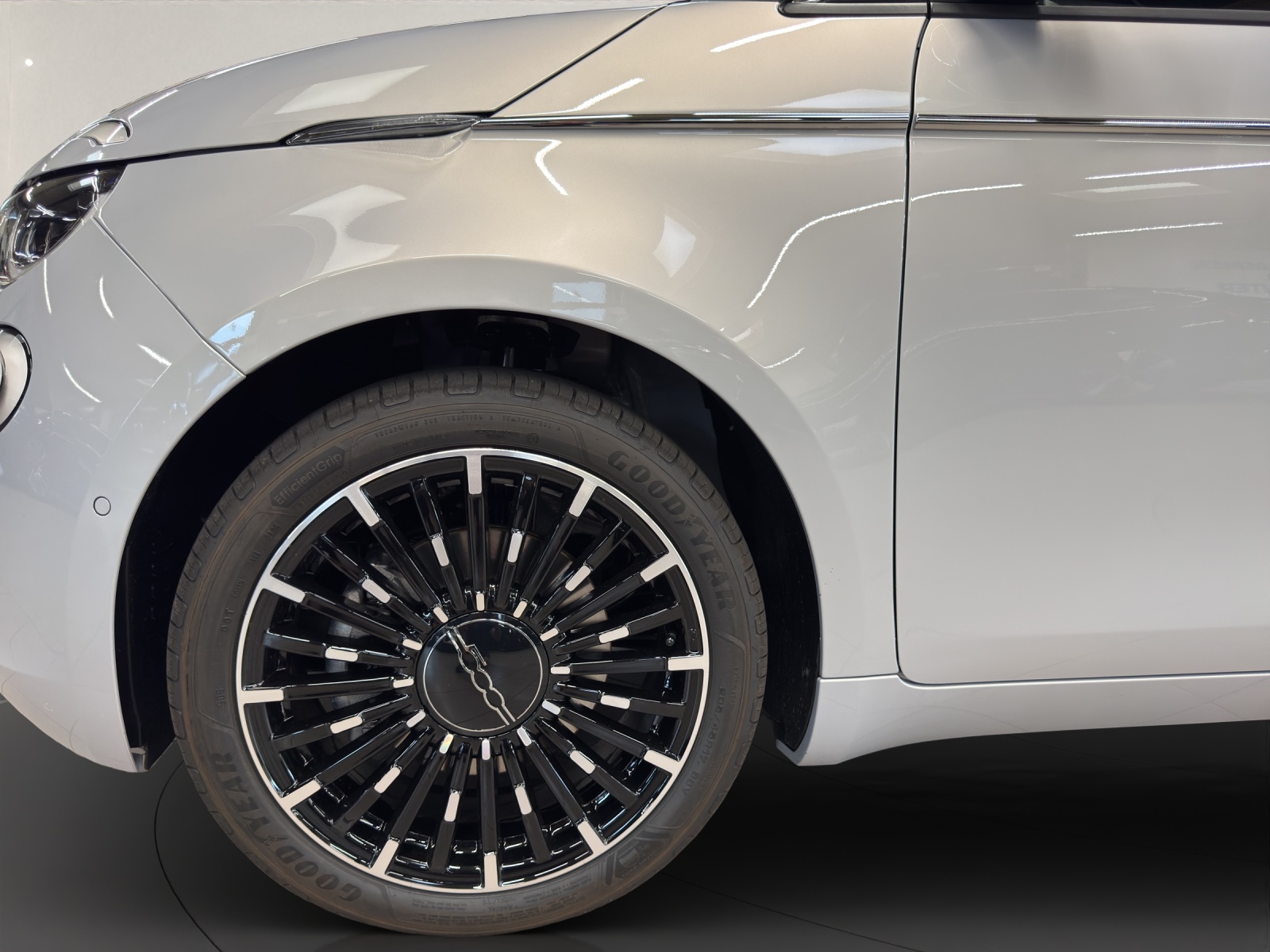 FIAT 500 Cabrio La Prima-image-6