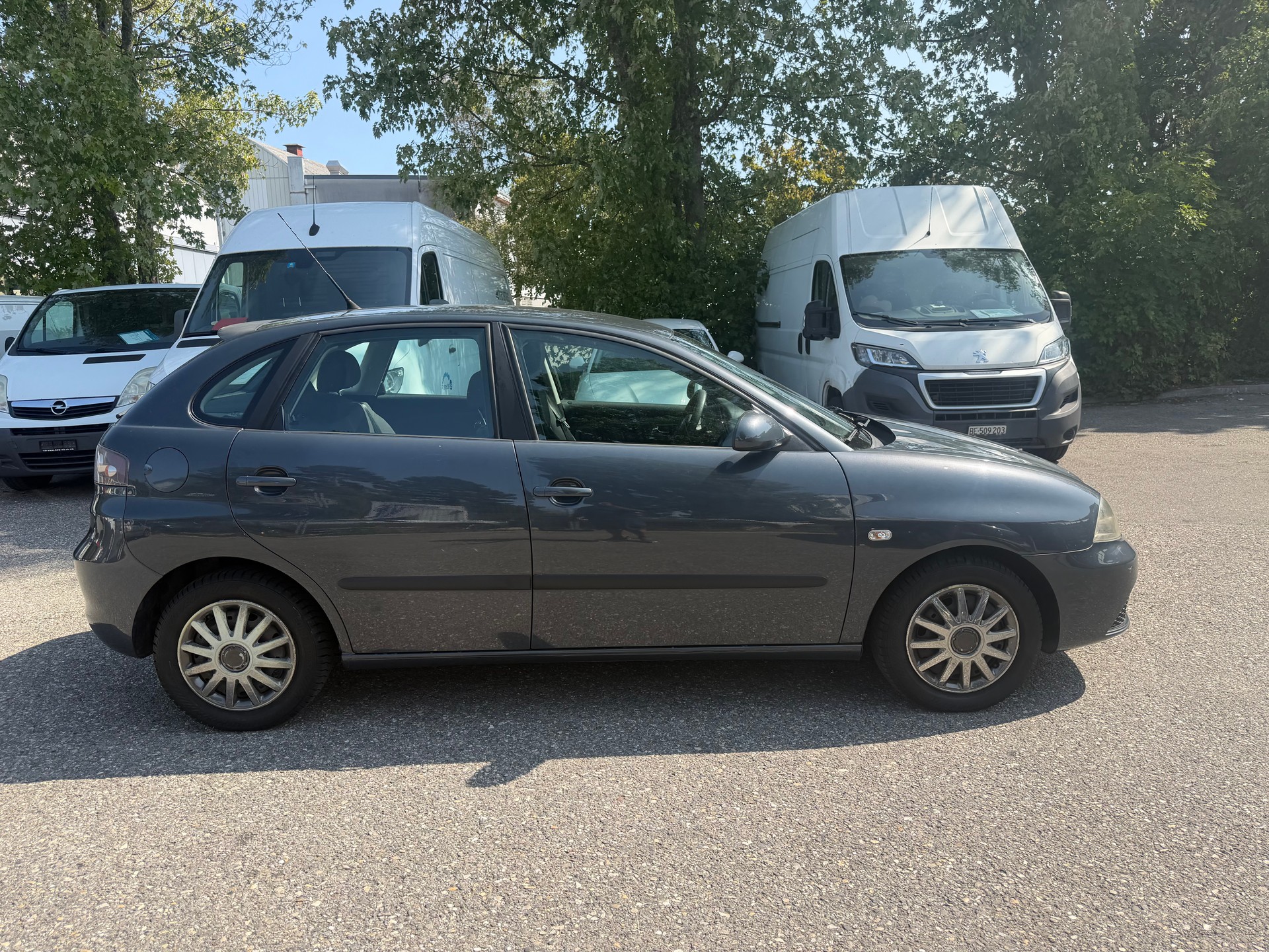 SEAT Ibiza 1.4 16V Reference ** Klima-auto ** 04x Airbag ** Frisch Ab MFK-image-8
