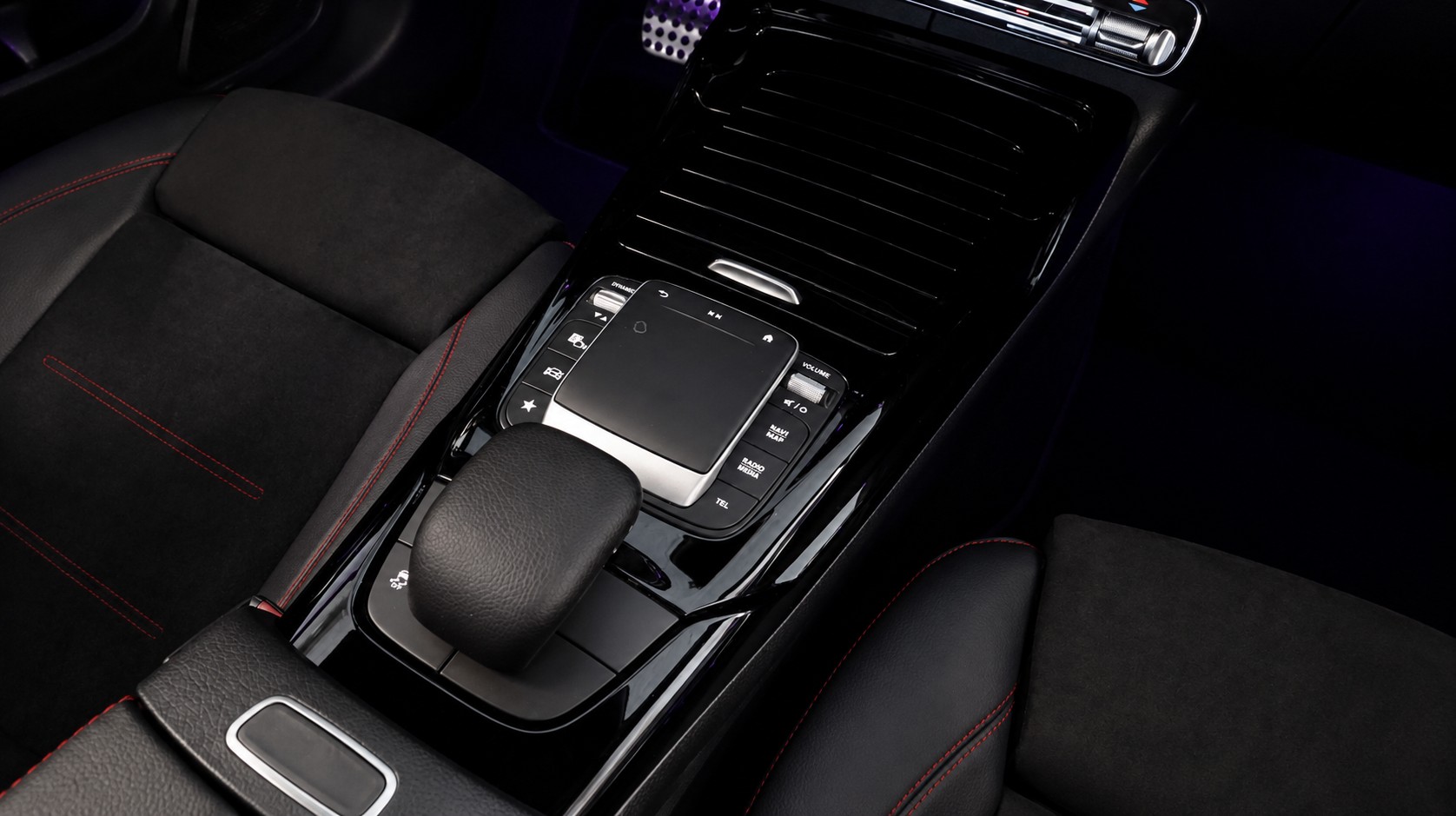 MERCEDES-BENZ CLA 35 AMG 4Matic 7G-DCT-image-14