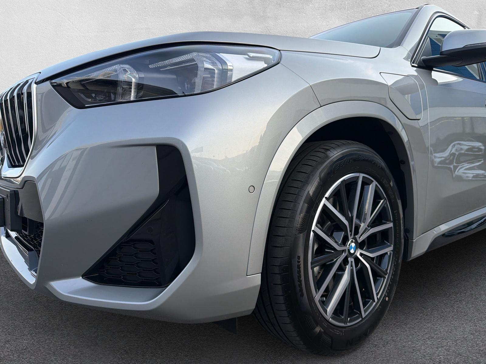BMW X1 25e xDrive paddles-image-8