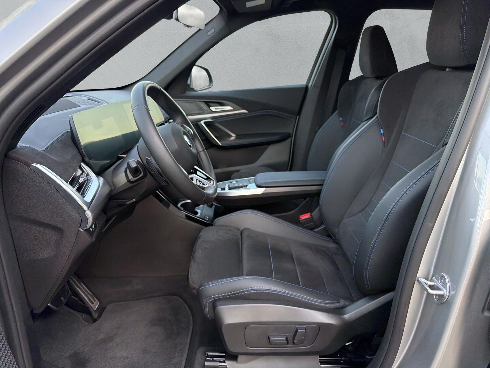 BMW X1 25e xDrive paddles-image-11