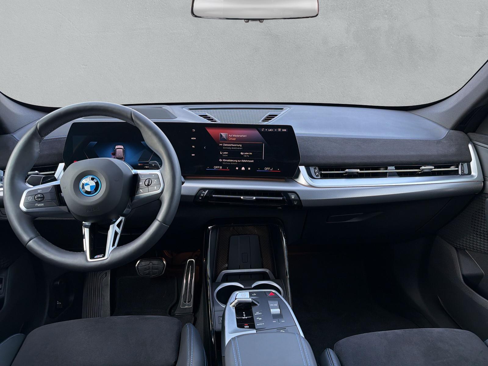 BMW X1 25e xDrive paddles-image-16