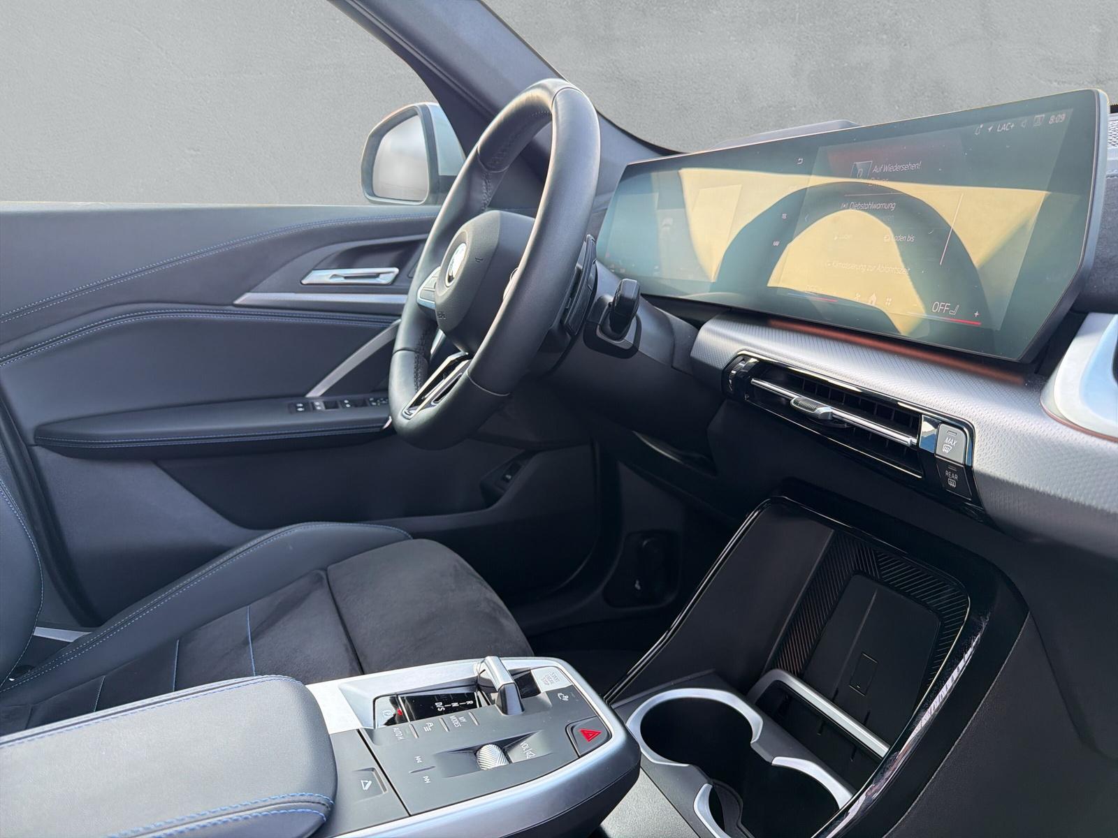BMW X1 25e xDrive paddles-image-13
