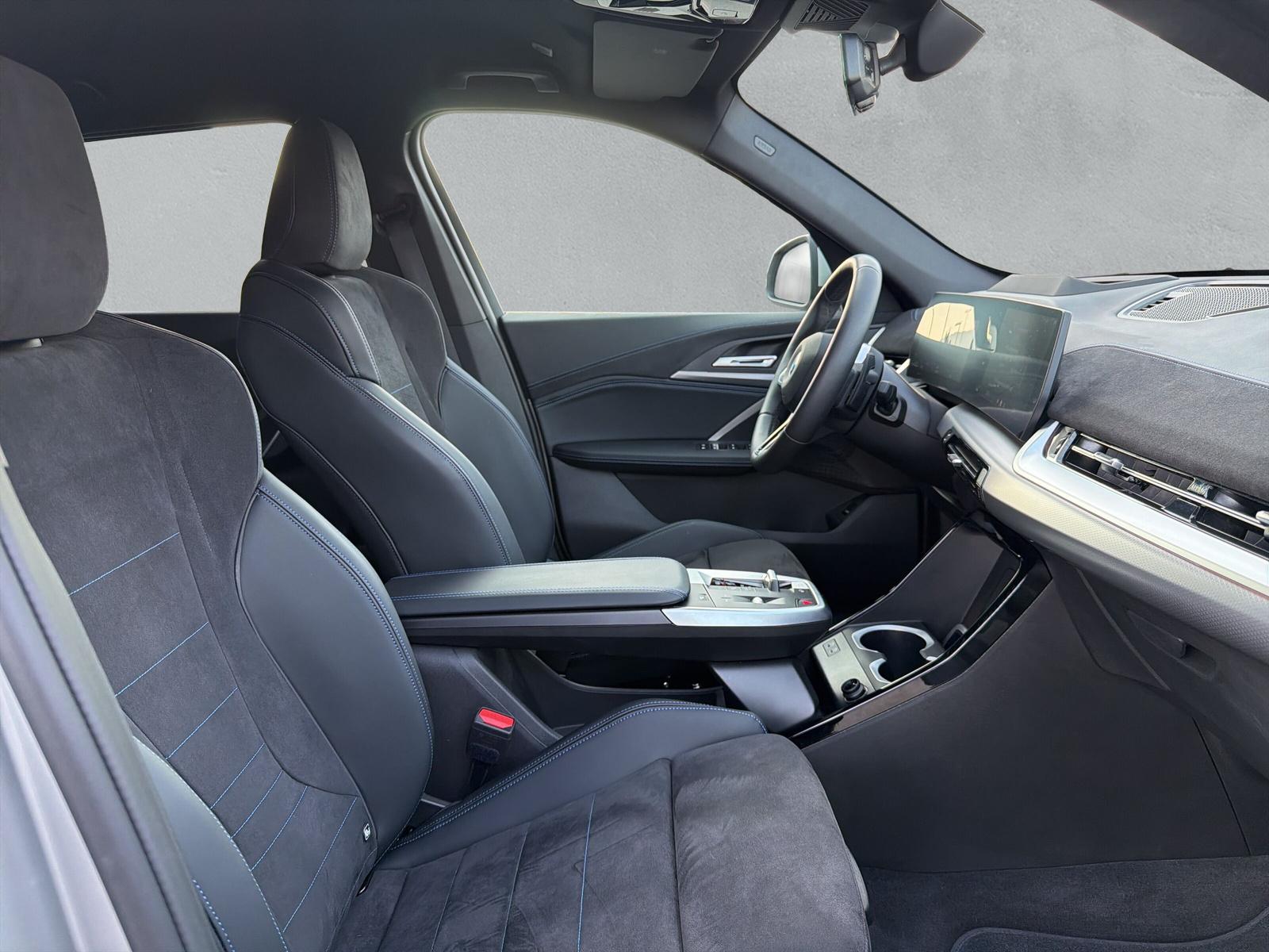 BMW X1 25e xDrive paddles-image-12