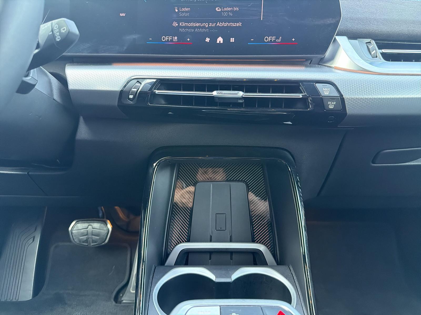 BMW X1 25e xDrive paddles-image-17