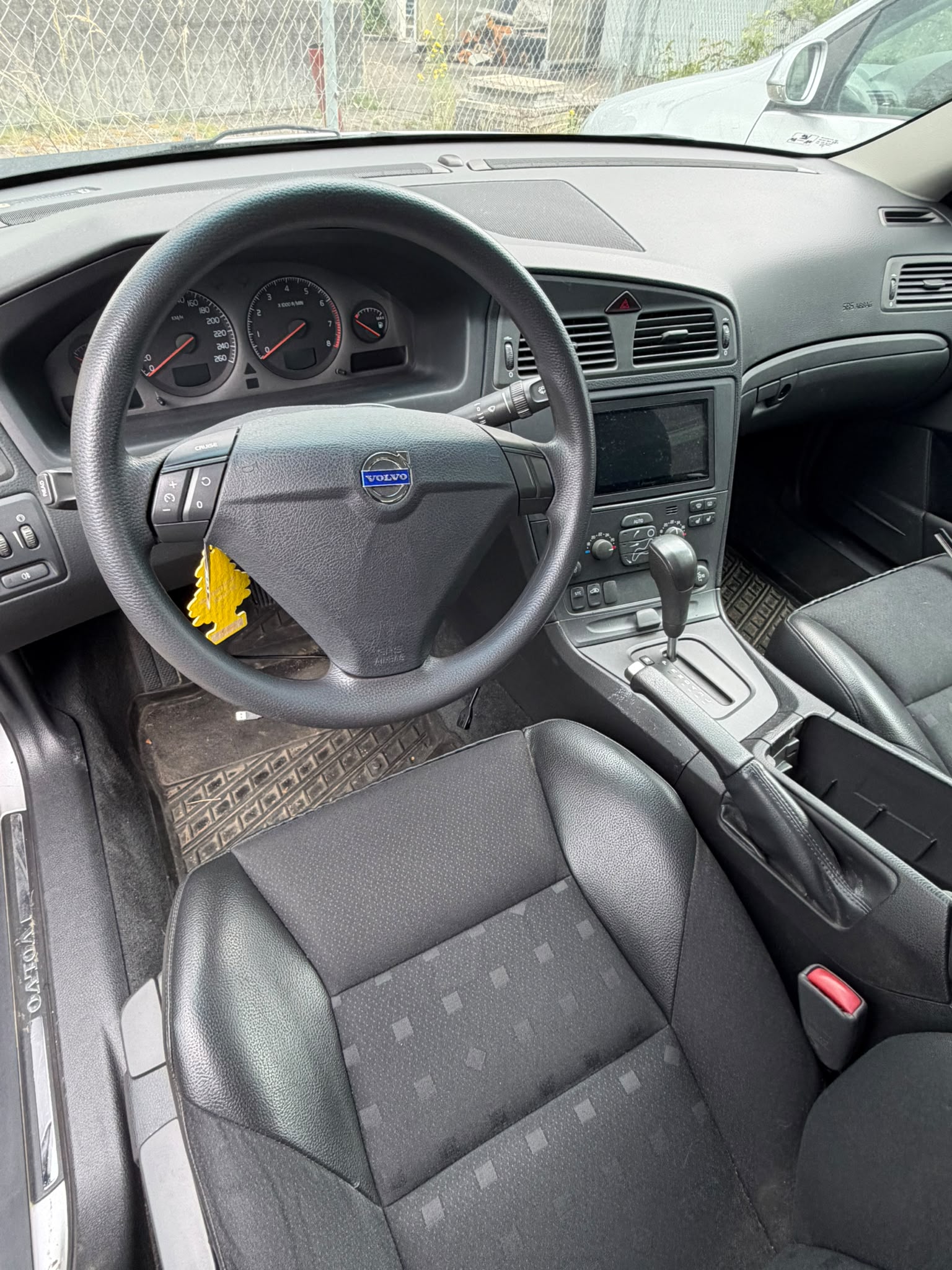 VOLVO S60 2.4 AUTOMAT-image-5