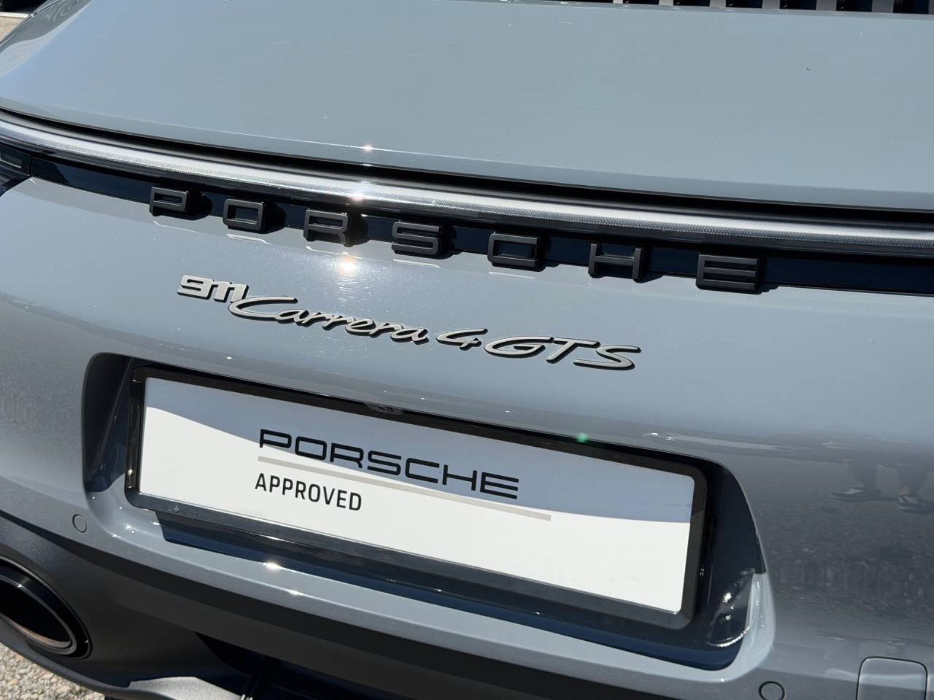 PORSCHE 911 Carrera 4 GTS Cabriolet-image-14