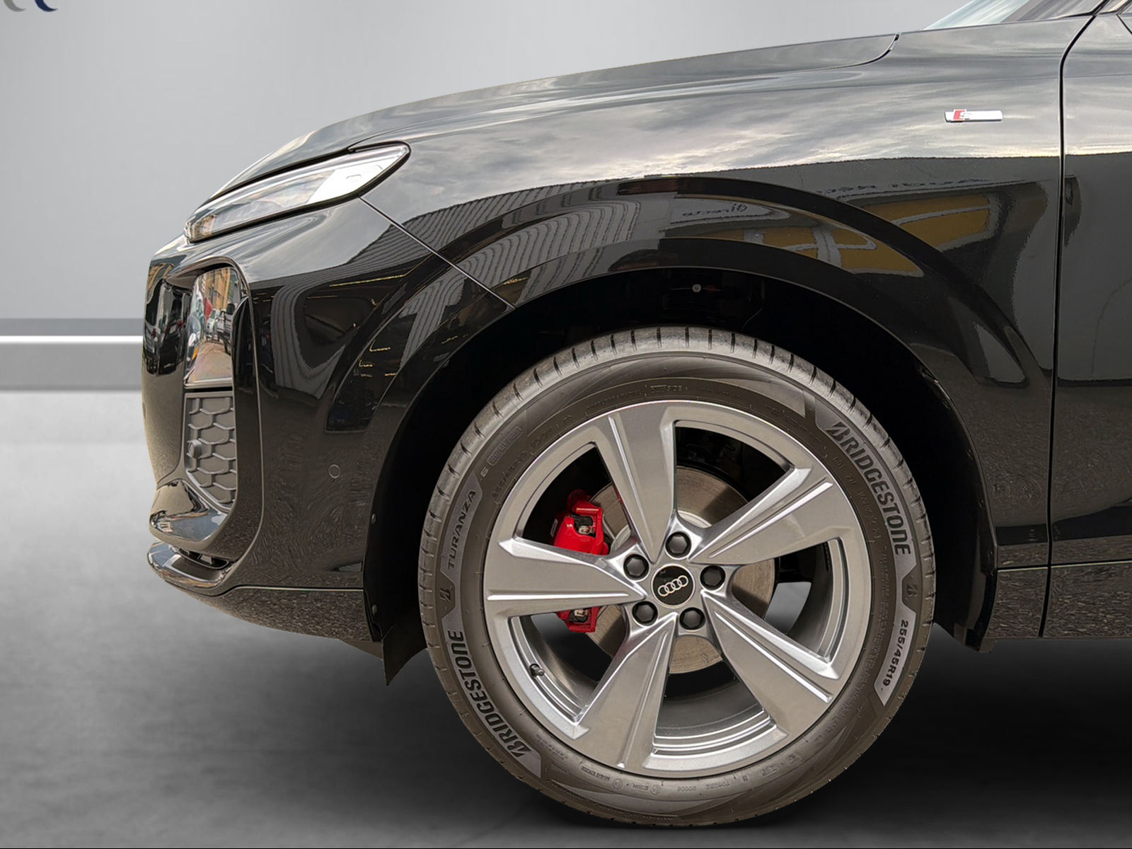 AUDI Q3 SUV 110 kW TFSI S tronic-image-10