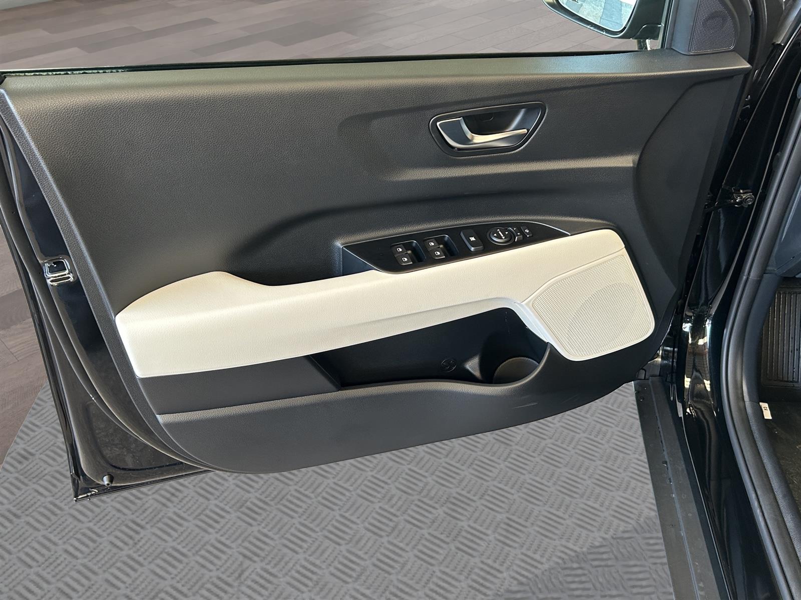 KIA Stonic 1.0 T-GDi MHEV GT-Line-image-7