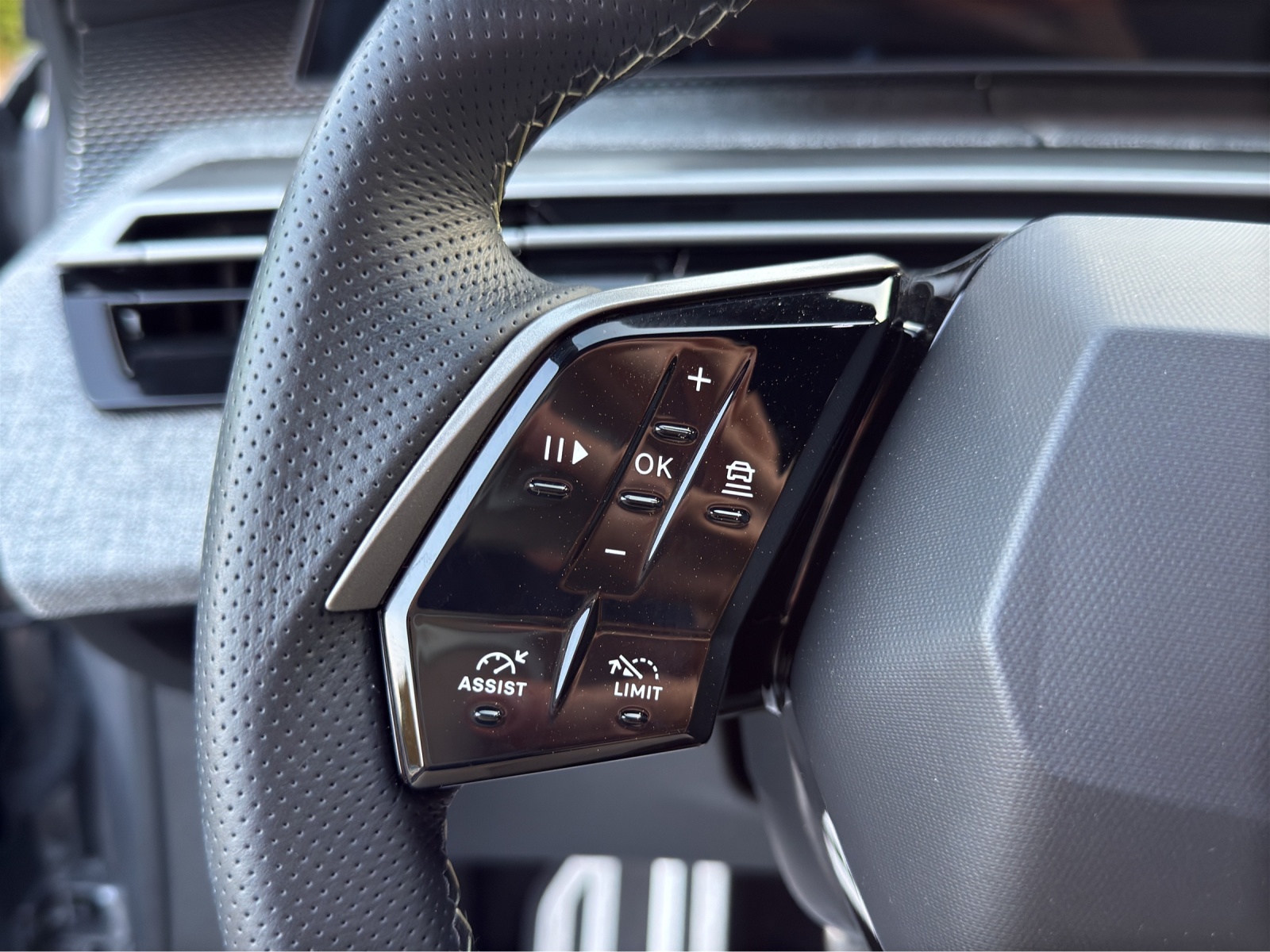 PEUGEOT 5008 145 Hybrid e-DCS6 GT-image-31