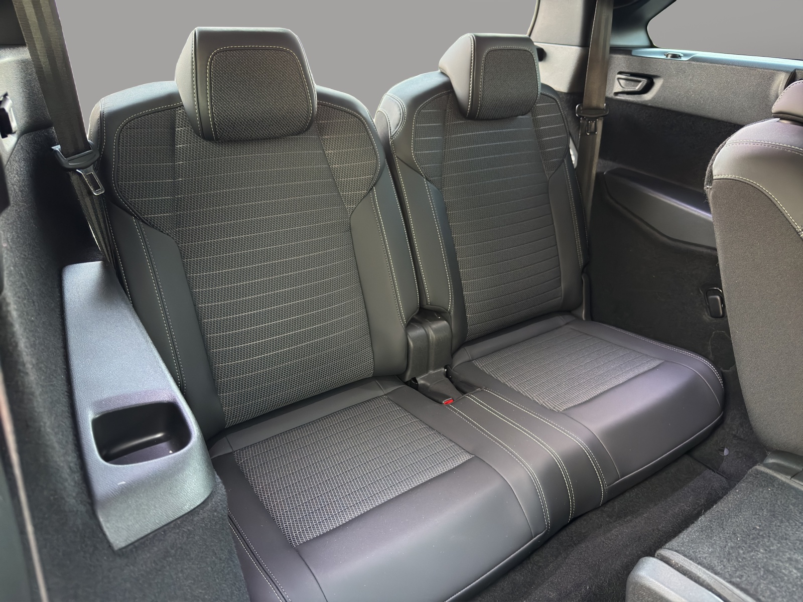 PEUGEOT 5008 145 Hybrid e-DCS6 GT-image-18