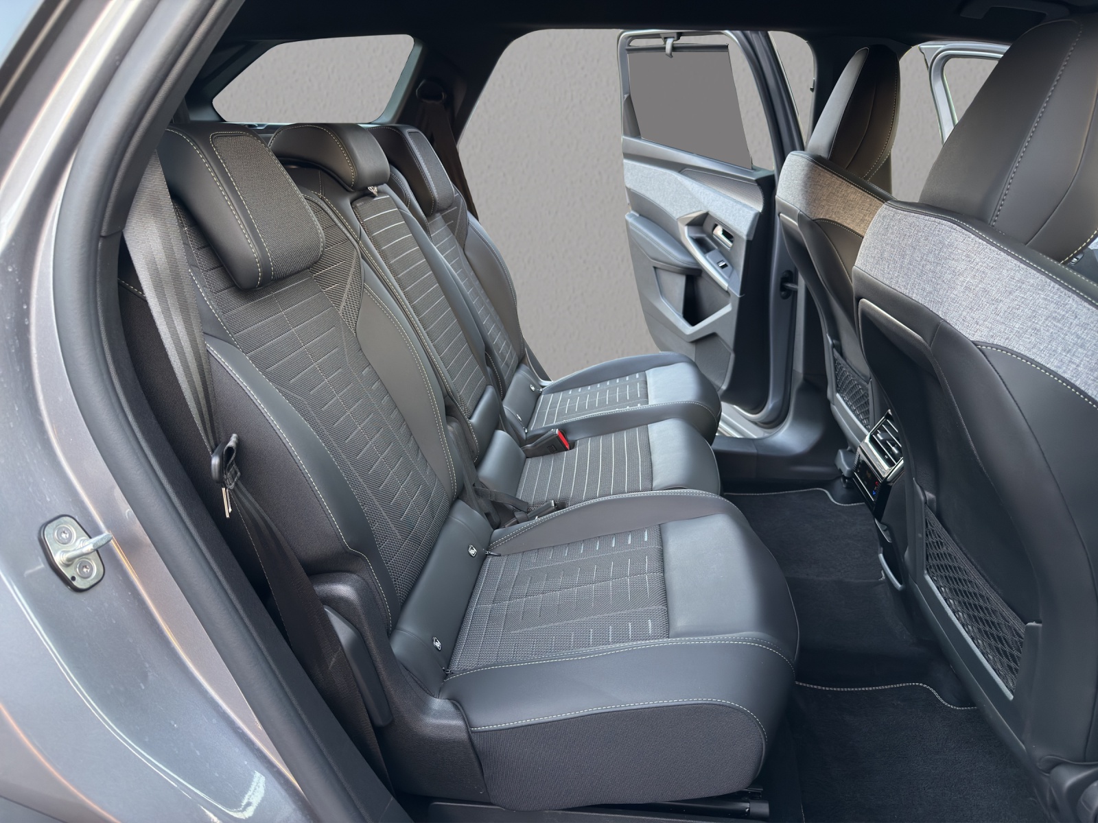 PEUGEOT 5008 145 Hybrid e-DCS6 GT-image-17