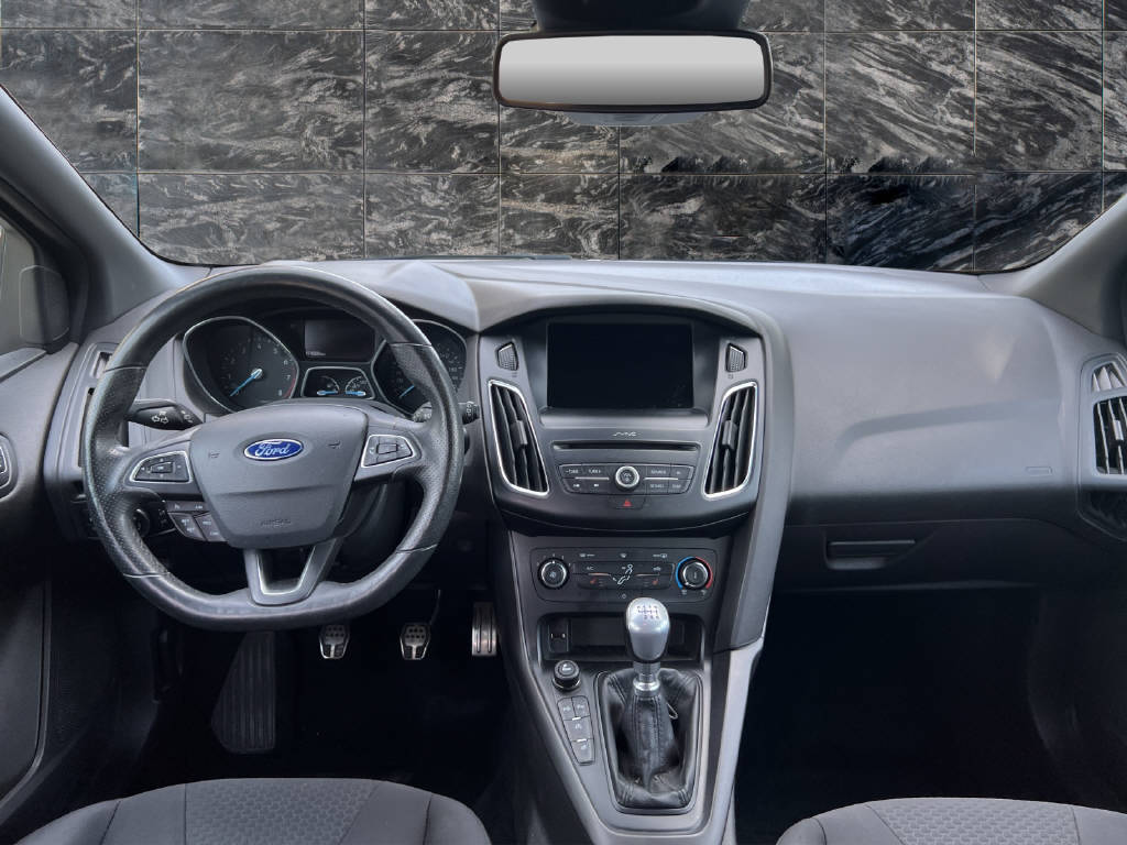 FORD Focus Station Wagon 1.0i EcoB 125 ST-Line-image-6