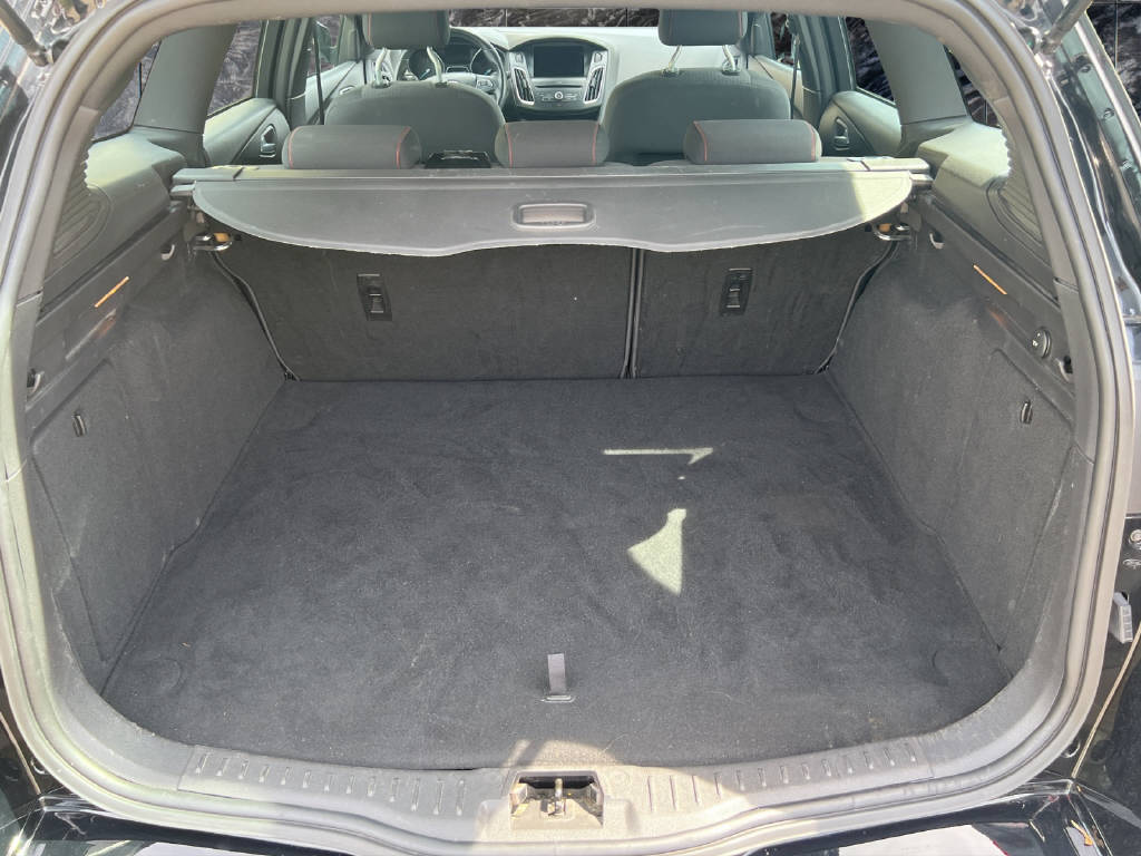 FORD Focus Station Wagon 1.0i EcoB 125 ST-Line-image-8