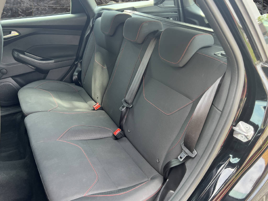 FORD Focus Station Wagon 1.0i EcoB 125 ST-Line-image-7